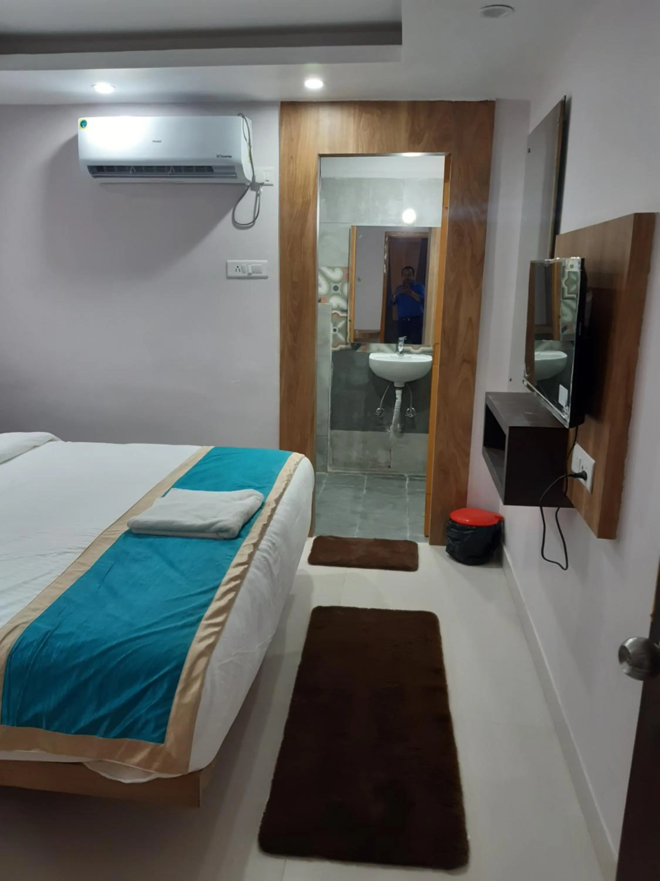 Bed in Hotel Crown Palace