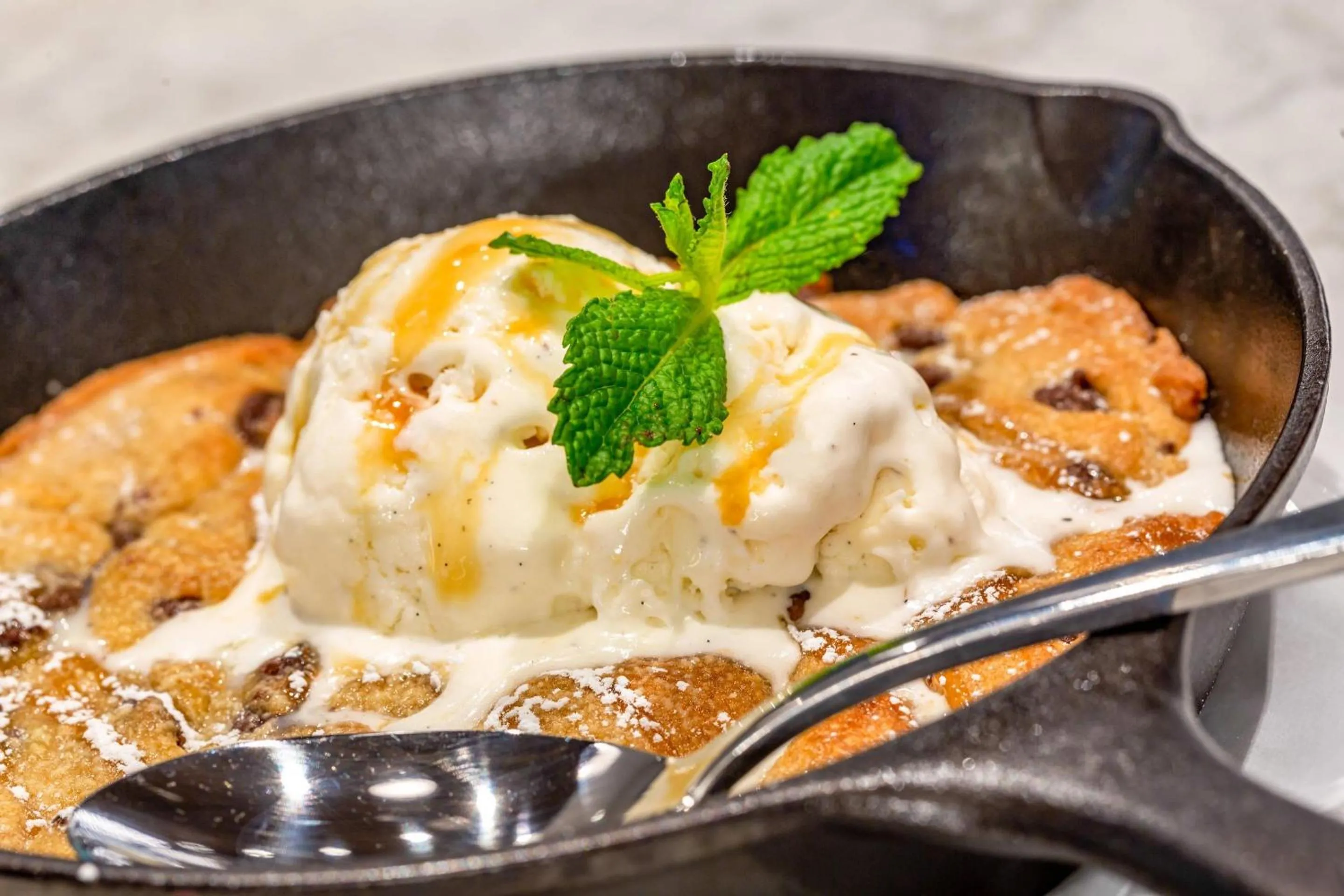 Restaurant/places to eat in Cambria Hotel New Haven University Area