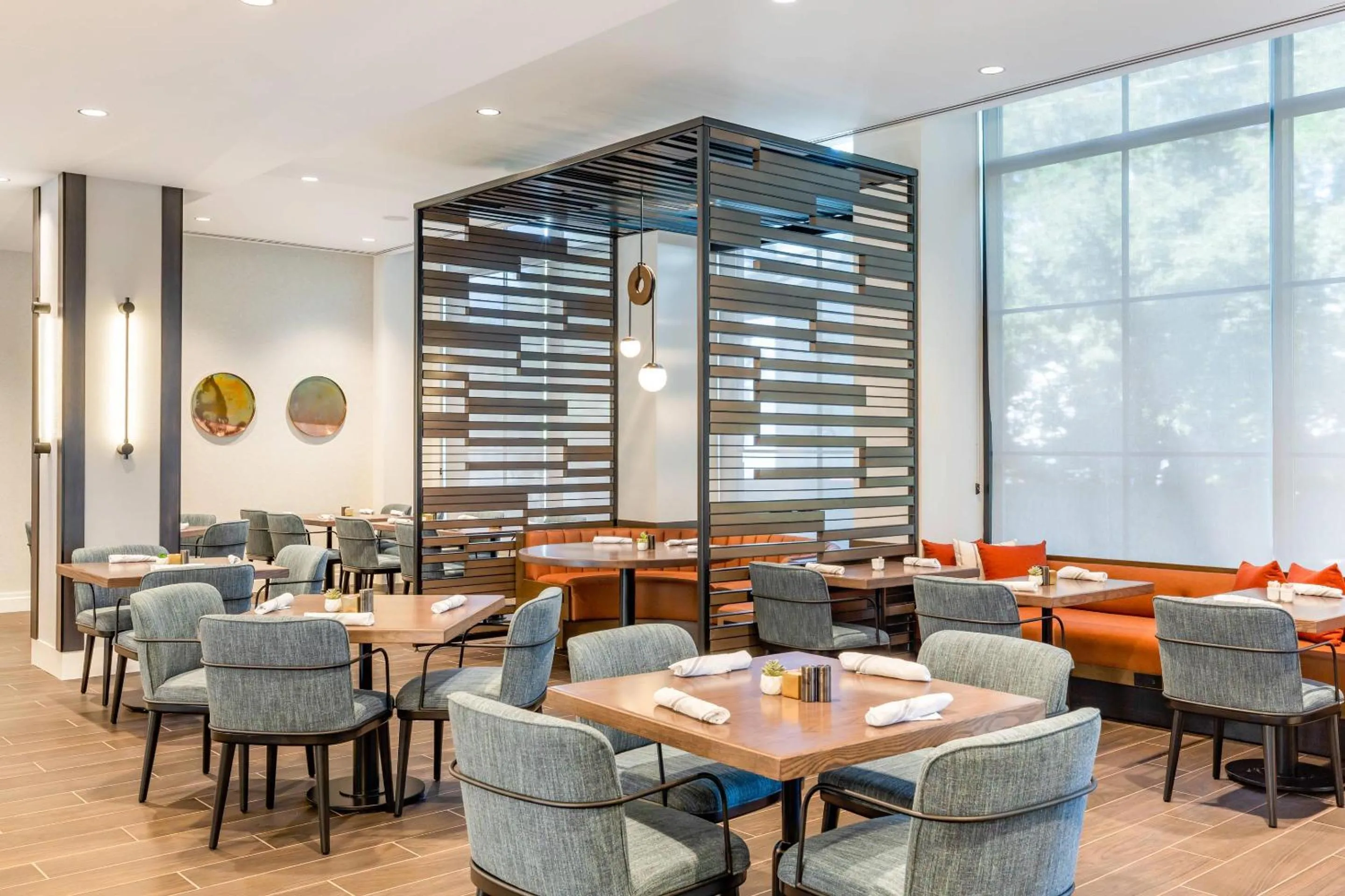 Restaurant/places to eat in Cambria Hotel New Haven University Area