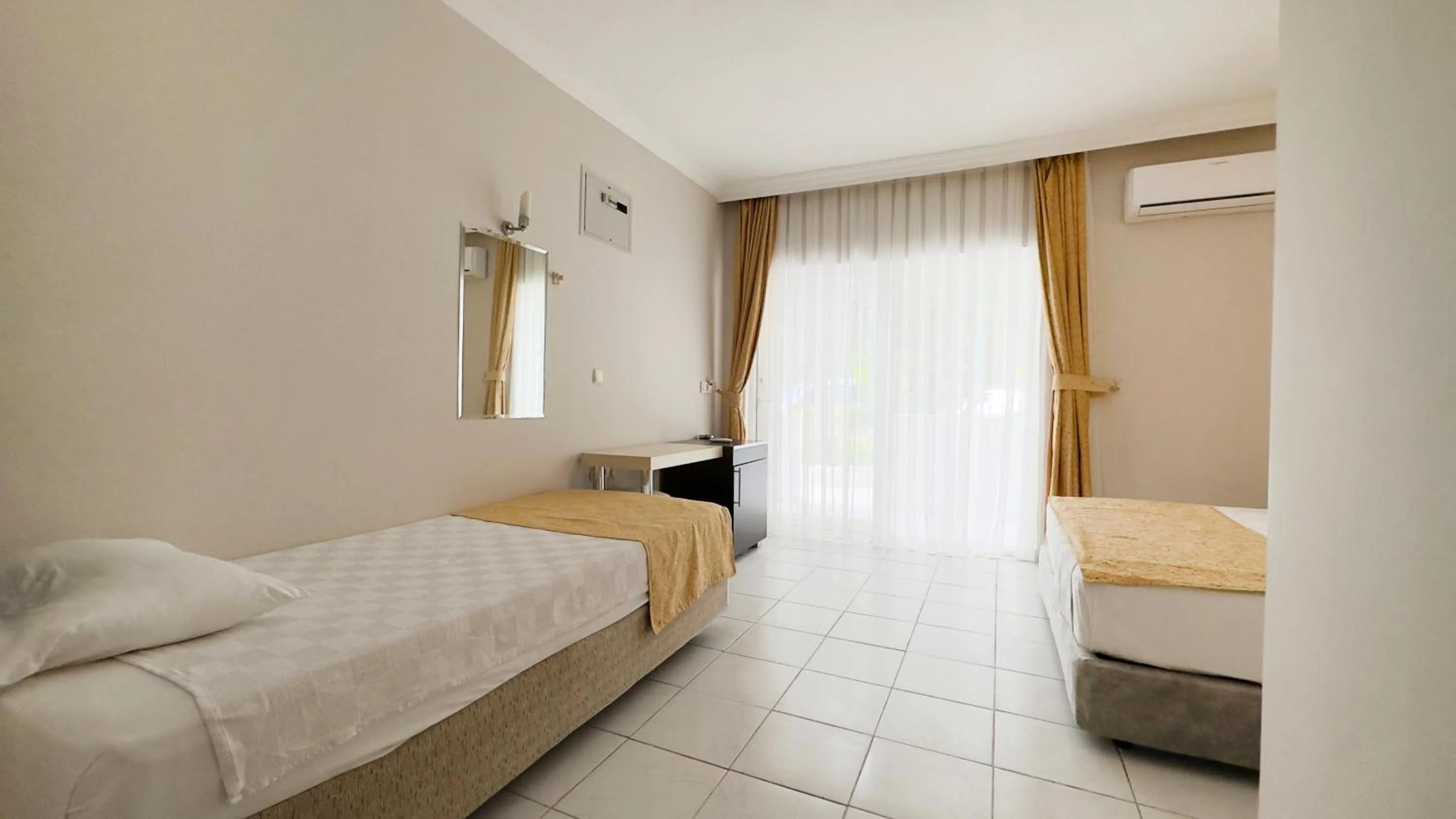 Bed in Side Beach Club