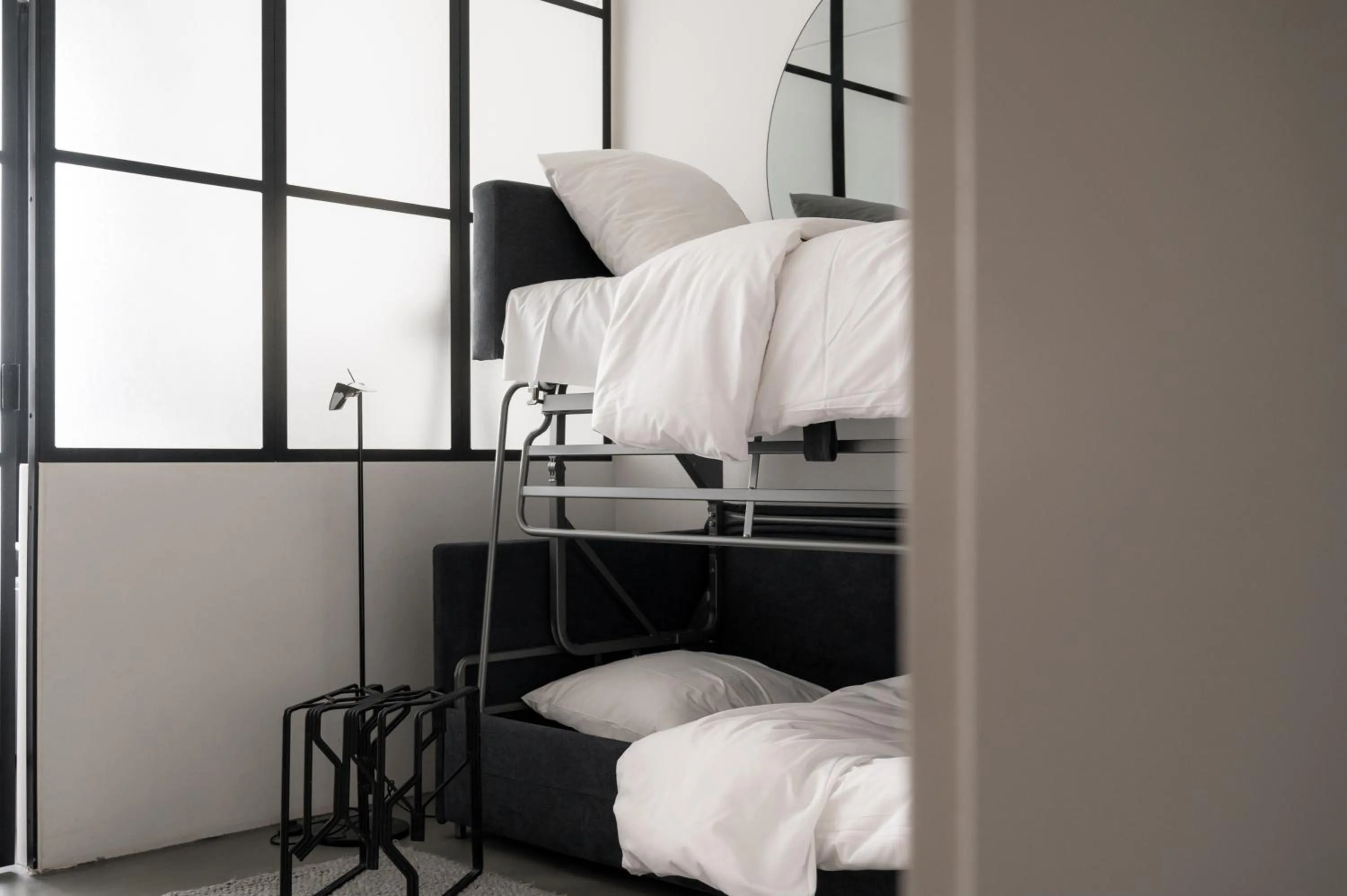 Living room, Bed in The Pier Ateliers by Daniel&Jacob's