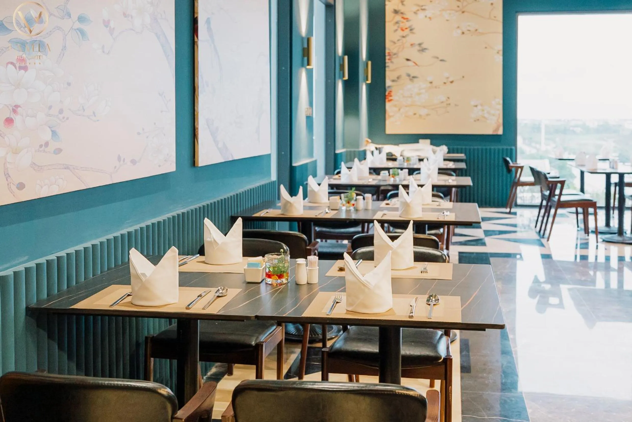 Restaurant/places to eat in La Vela Hue Hotel