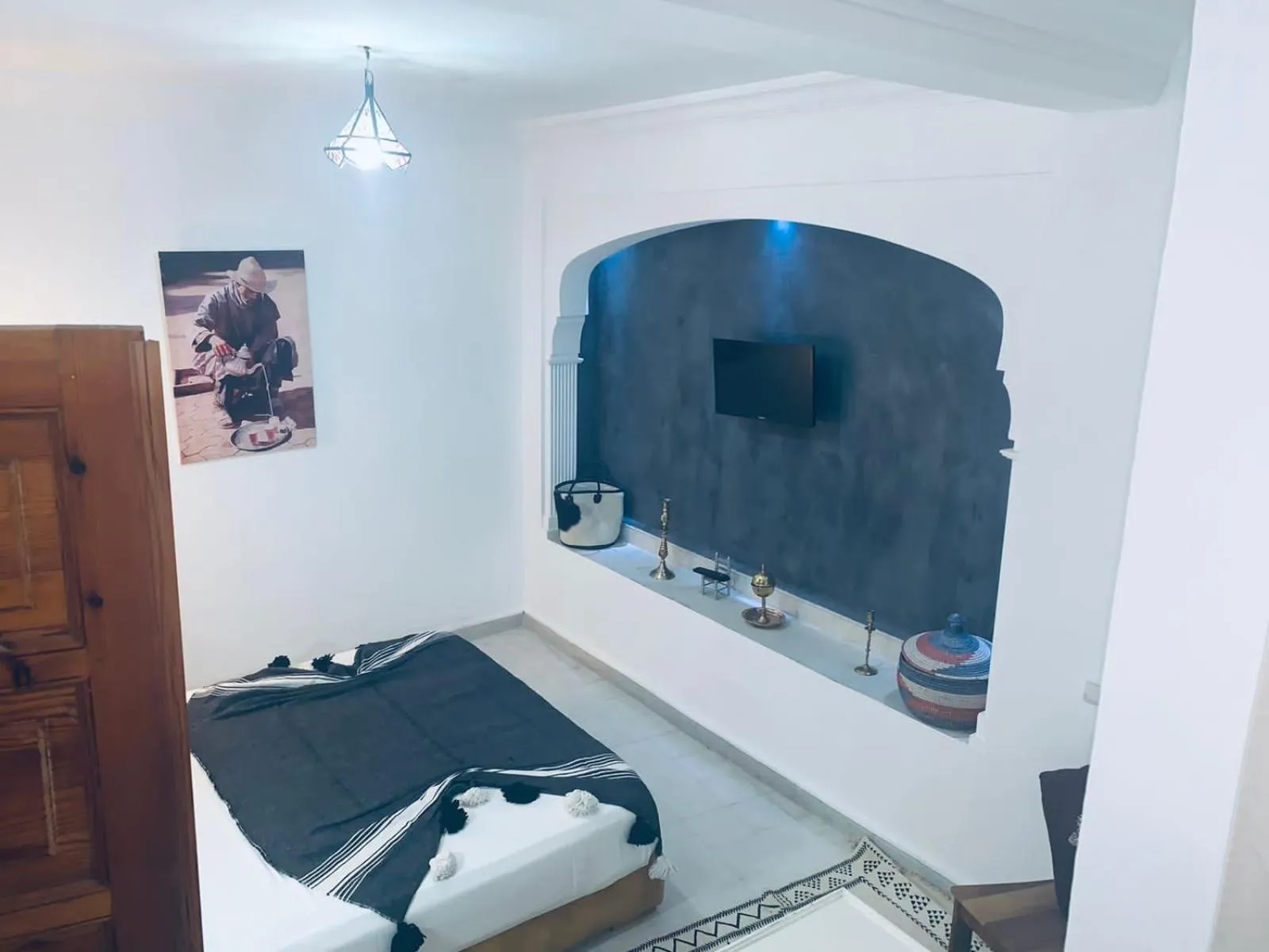 TV and multimedia in Riad Les Miroirs