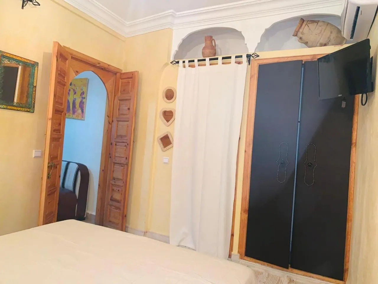 TV and multimedia, Bed in Riad Les Miroirs