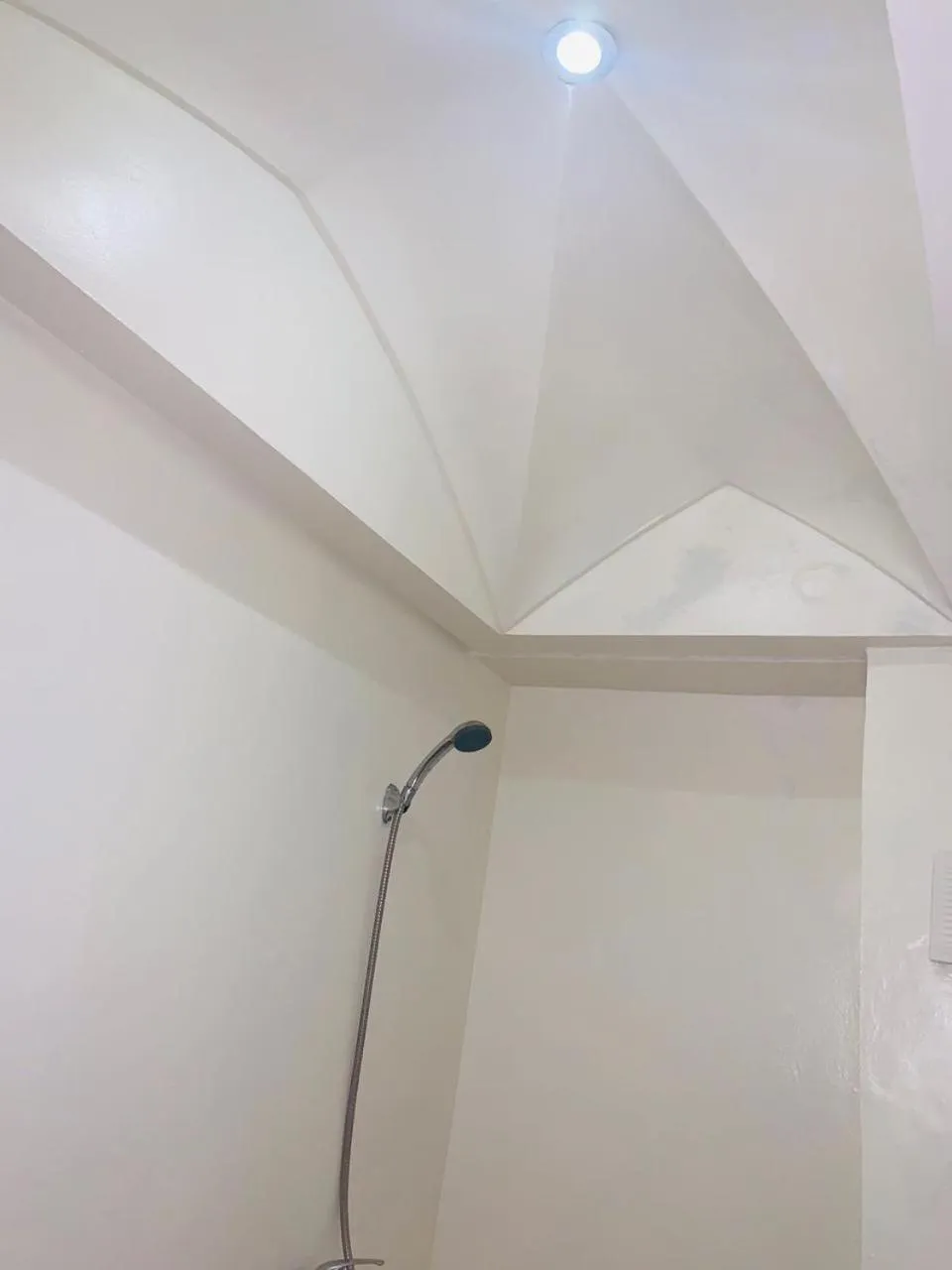 Shower in Riad Les Miroirs