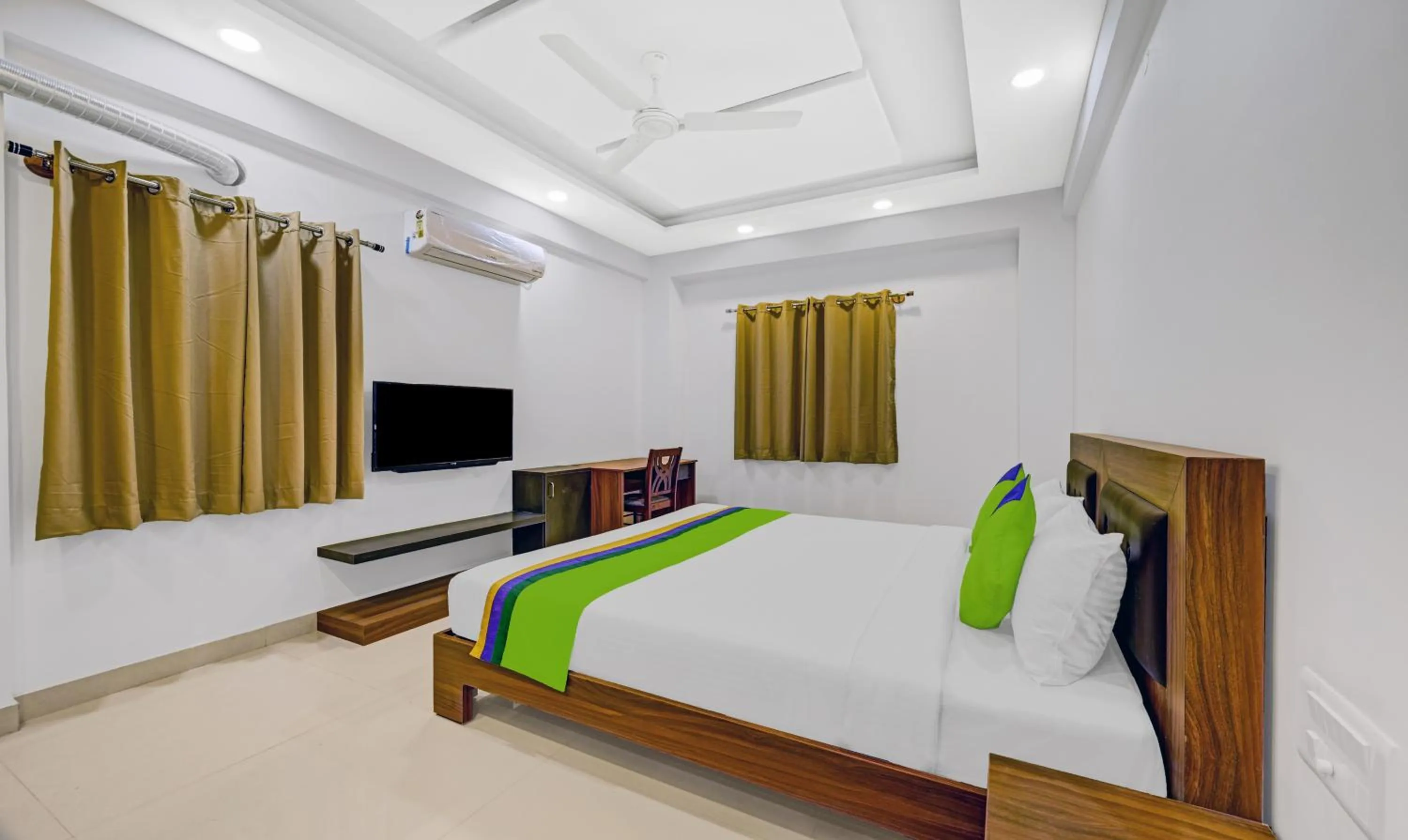 Bedroom, Bed in Treebo Worldtree Manyata Thanisandra