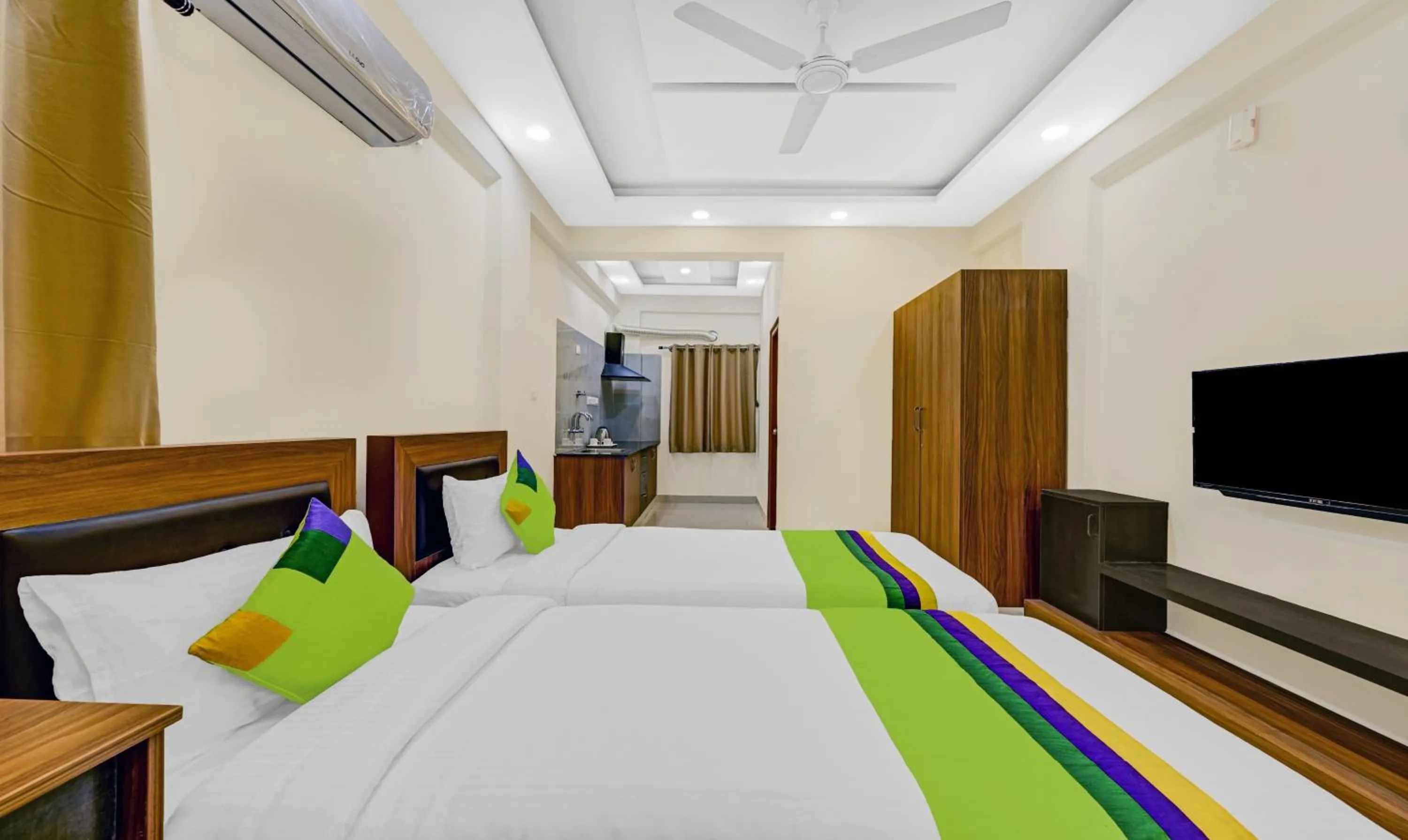 Bedroom, Bed in Treebo Worldtree Manyata Thanisandra