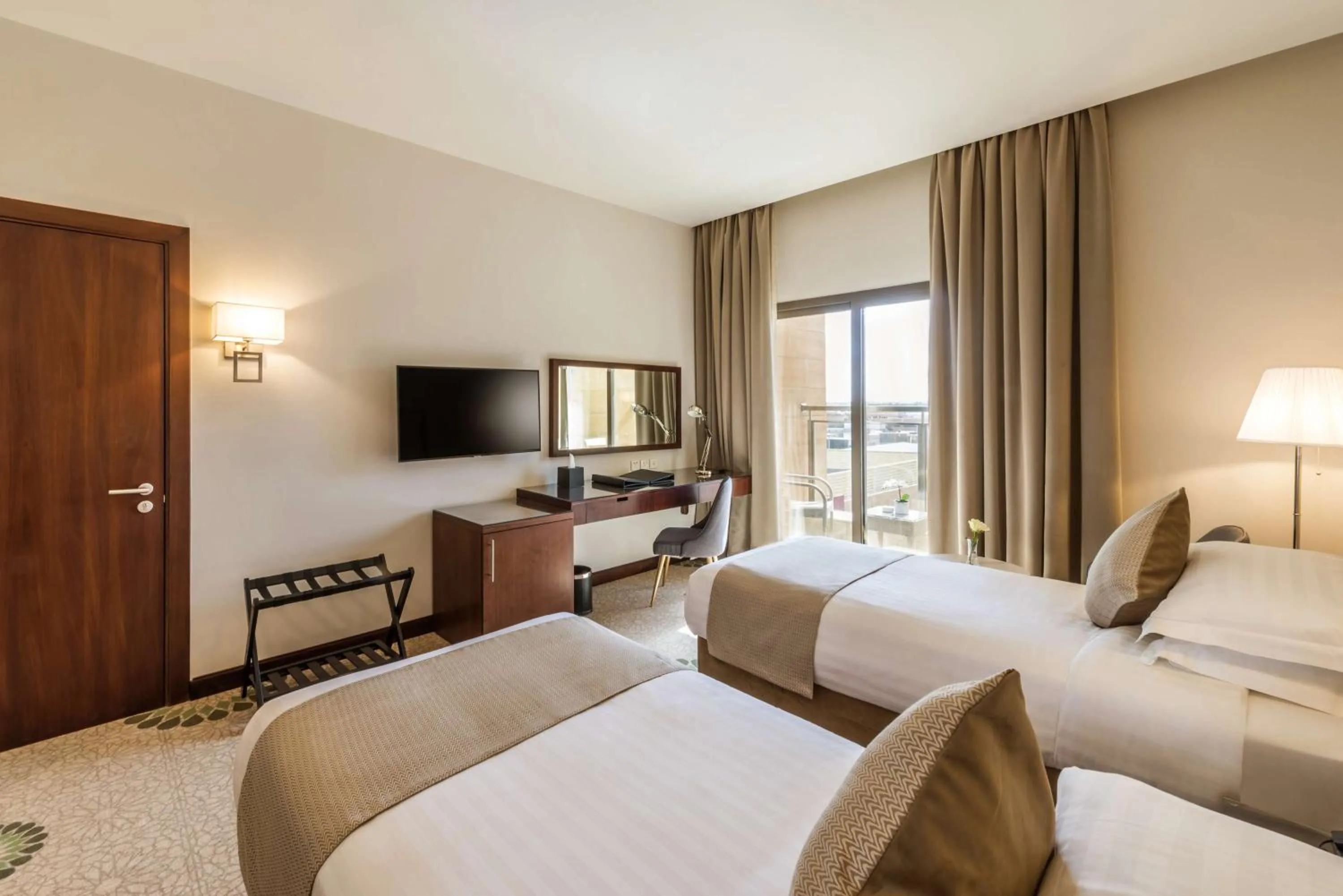 Deluxe Twin Room in Best Western Plus Al Qurayyat City Center