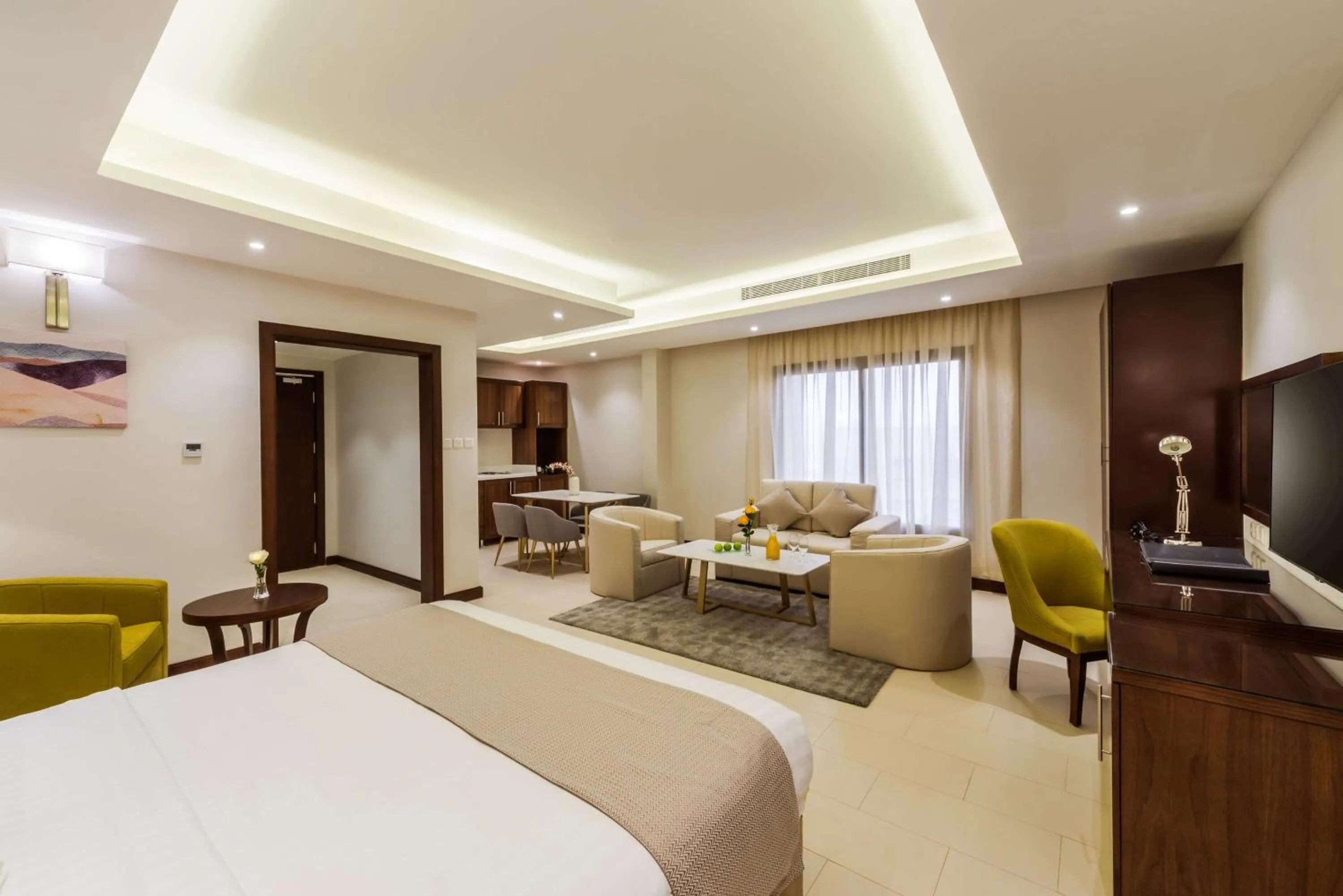 Photo of the whole room, Bed in Best Western Plus Al Qurayyat City Center