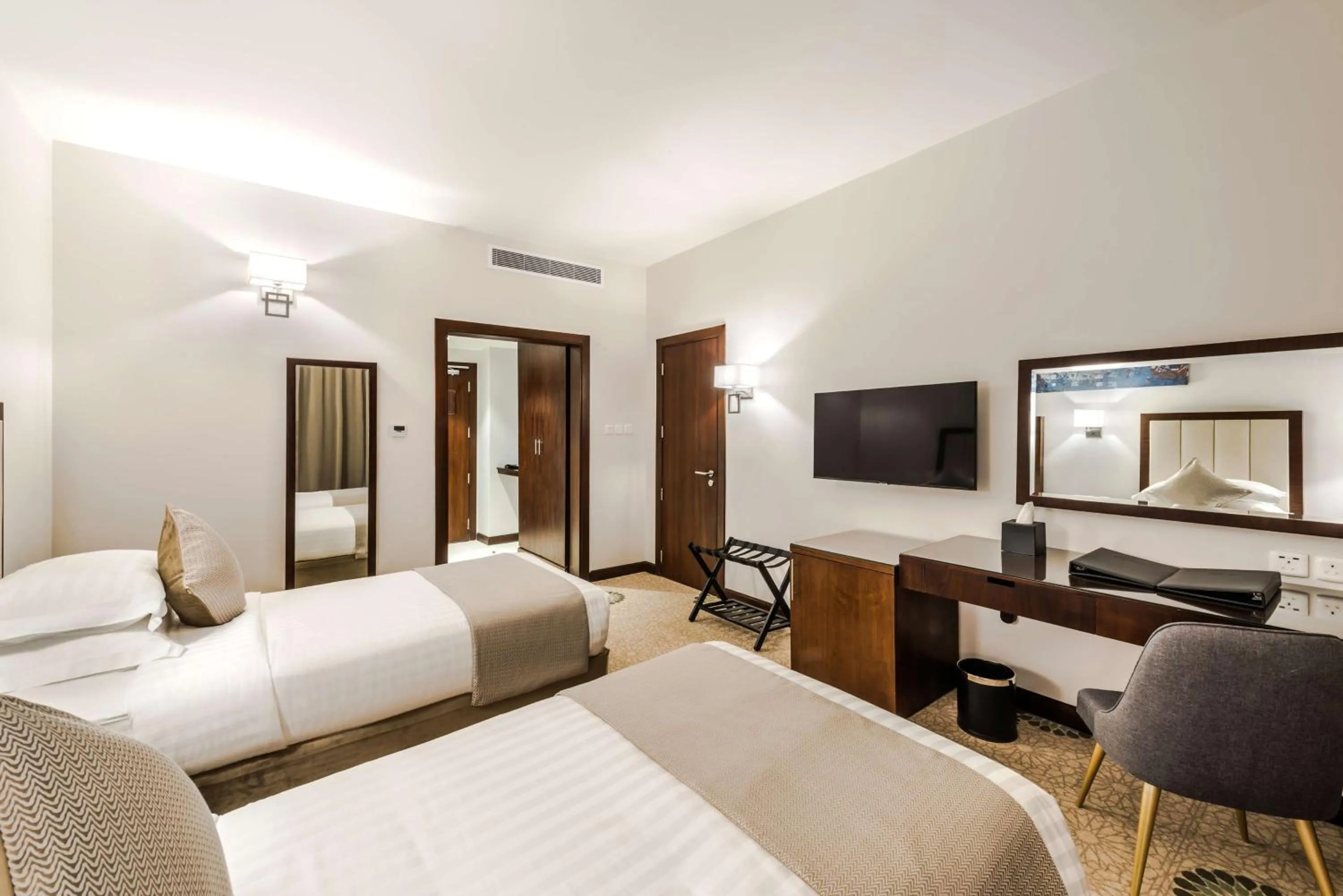 Bedroom, Bed in Best Western Plus Al Qurayyat City Center
