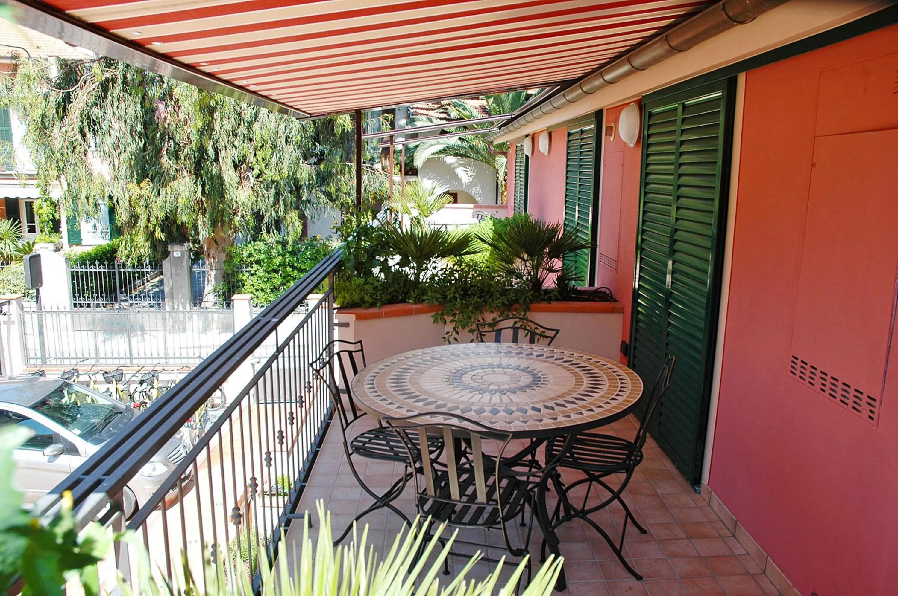 Facade/entrance in World Village Apartments