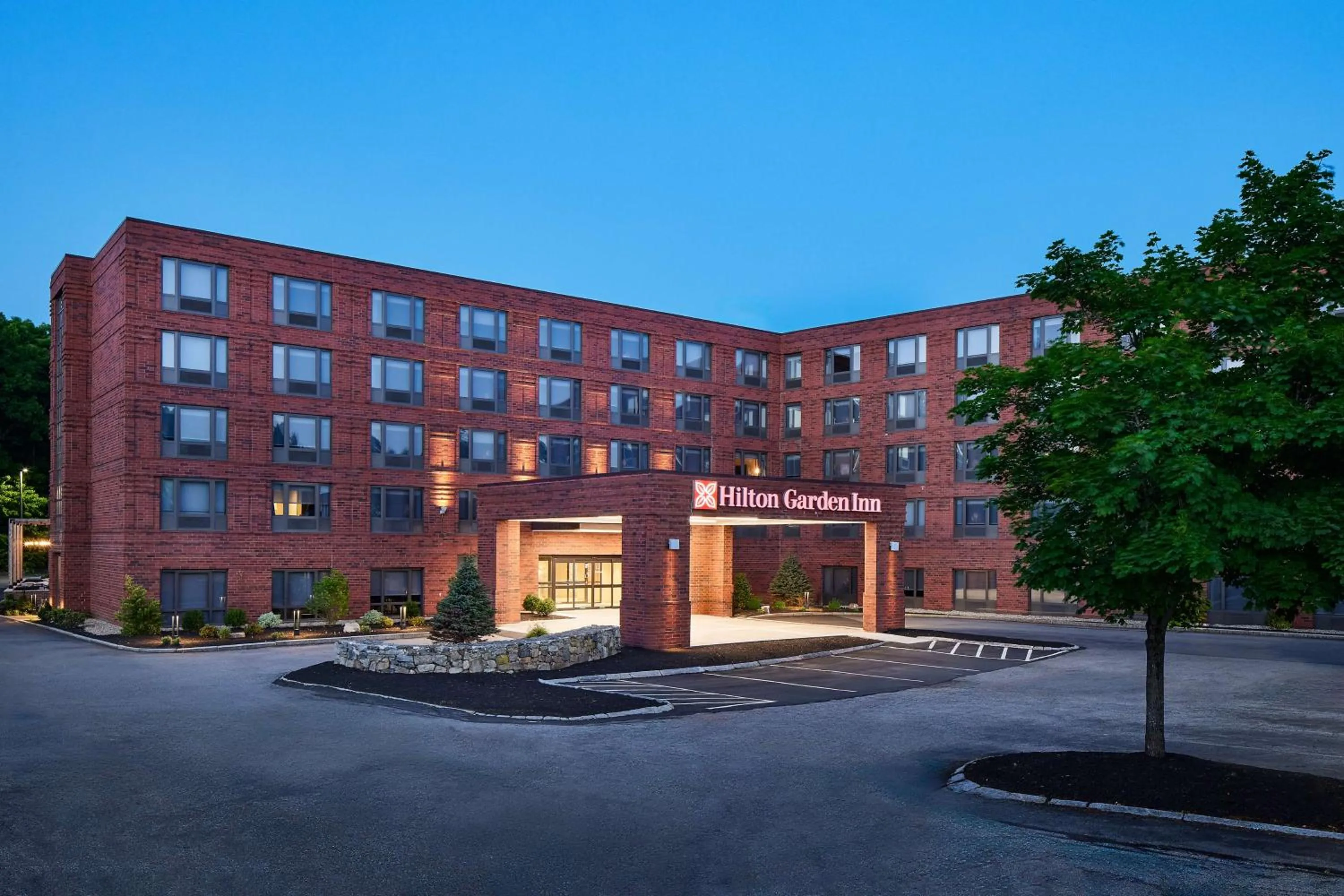 Property building in Hilton Garden Inn Tewksbury Andover