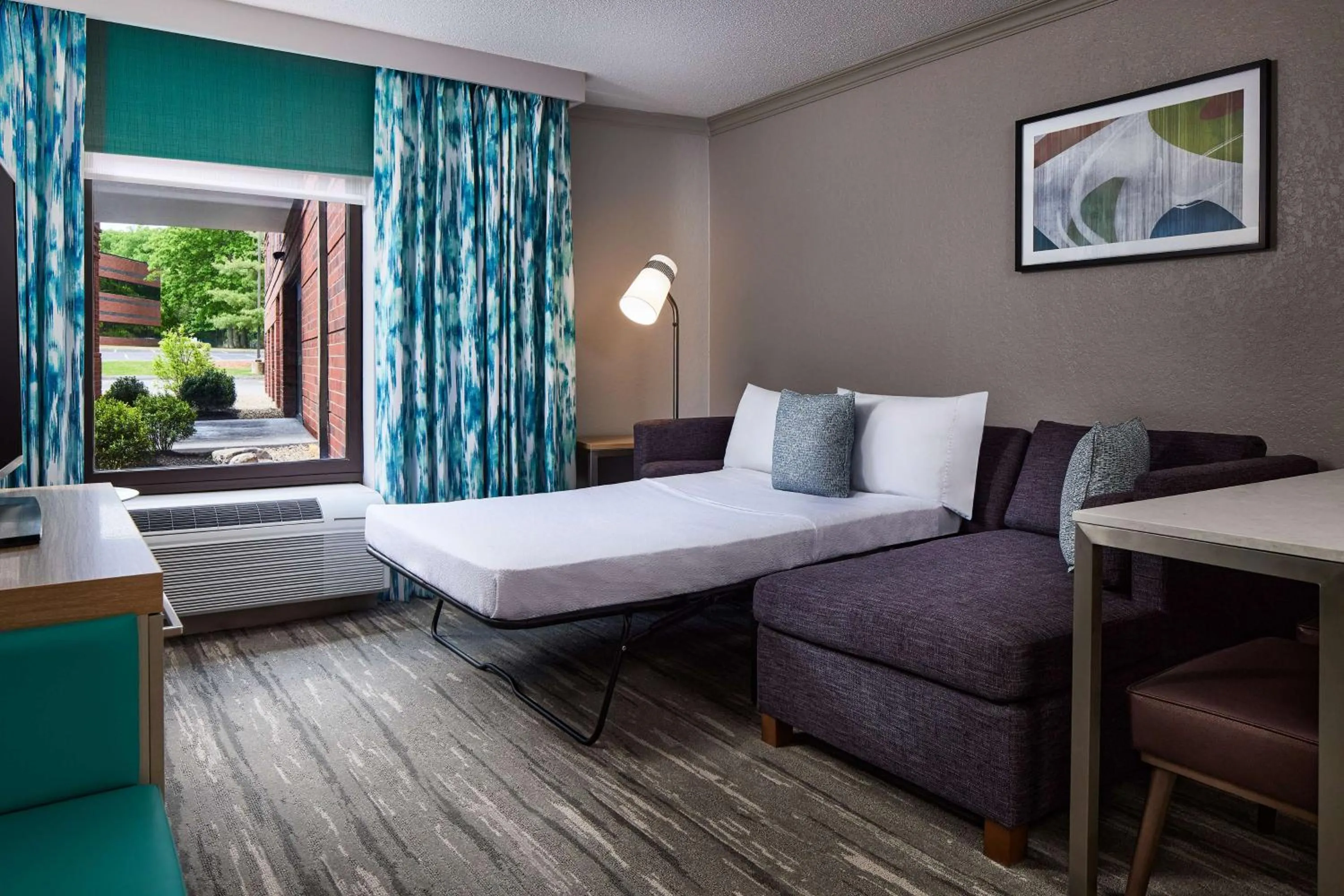 Bed in Hilton Garden Inn Tewksbury Andover