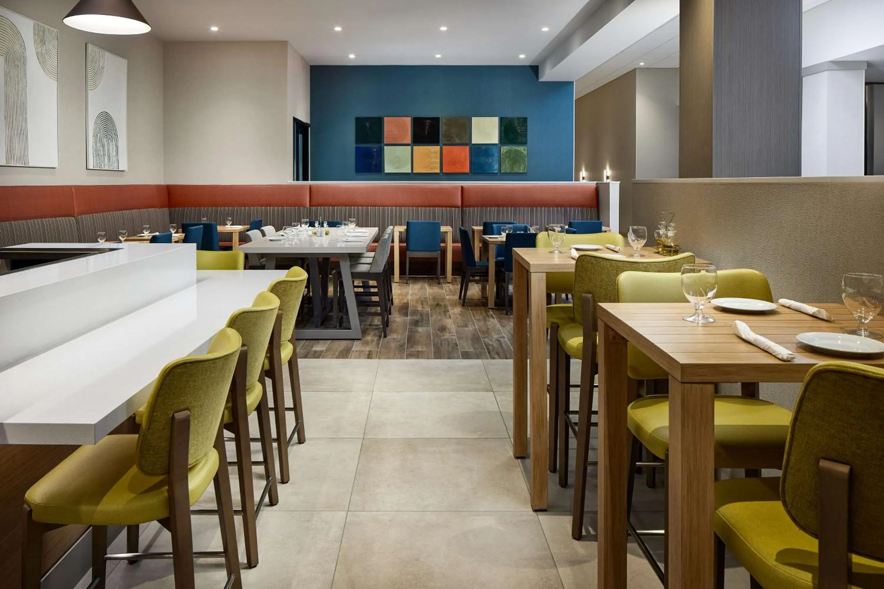 Restaurant/places to eat in Hilton Garden Inn Tewksbury Andover