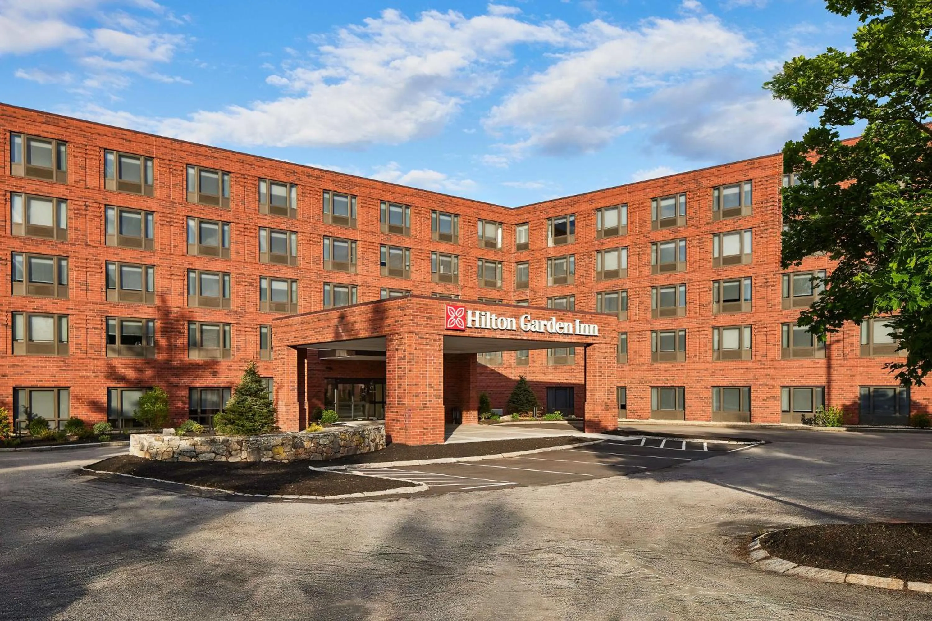 Property building in Hilton Garden Inn Tewksbury Andover
