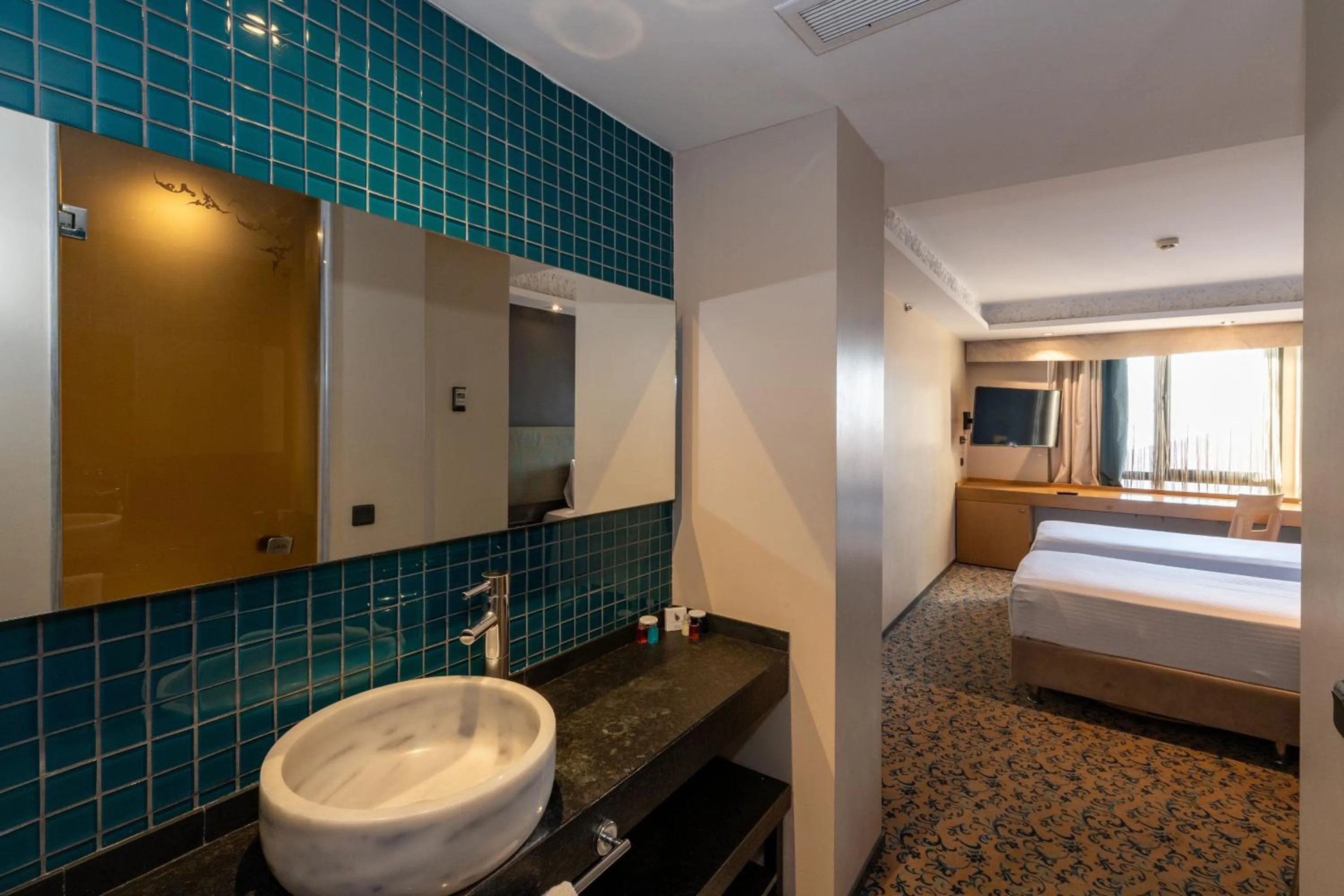 Bathroom, Bed in Pera Tulip Hotel & Spa