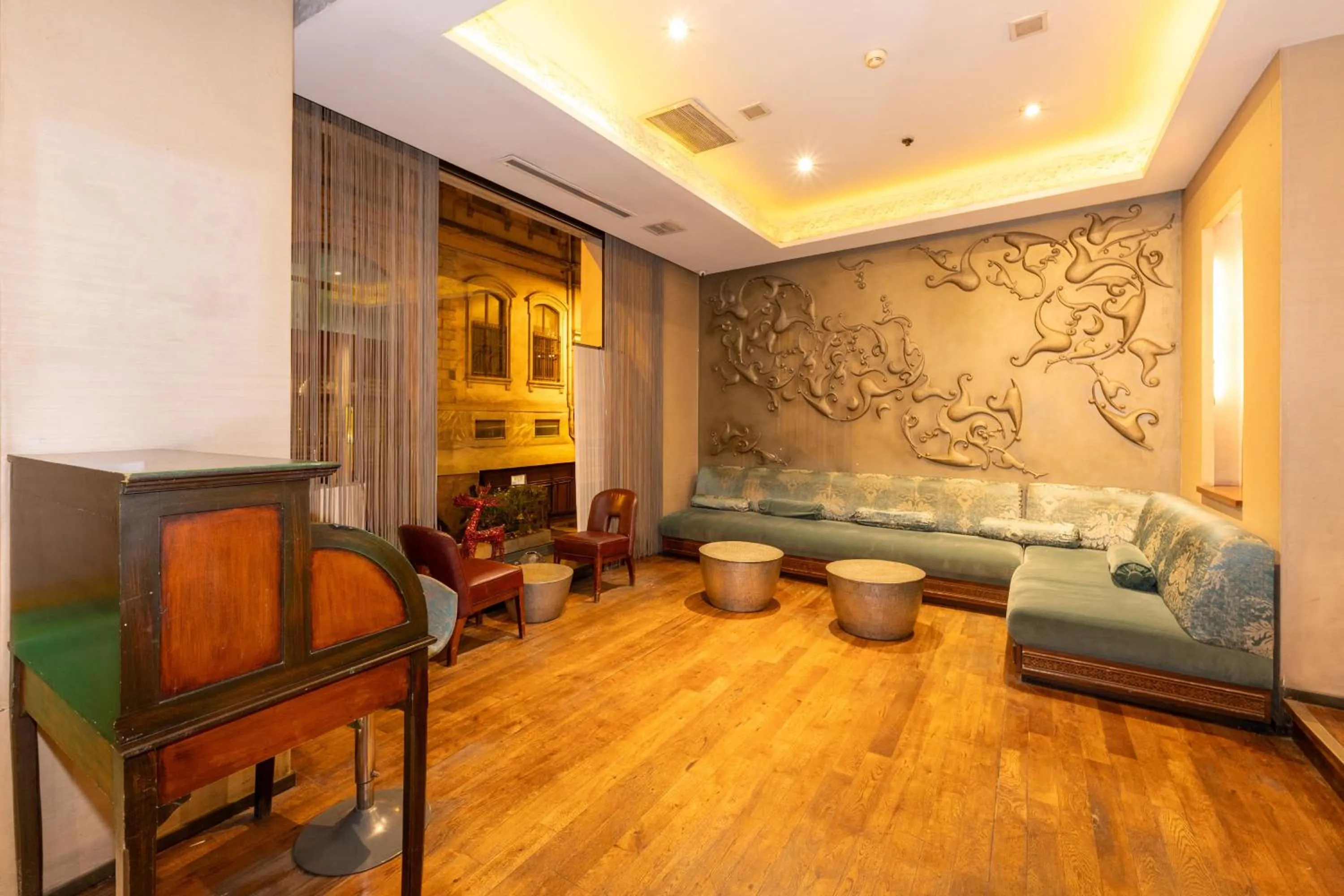 Seating area in Pera Tulip Hotel & Spa