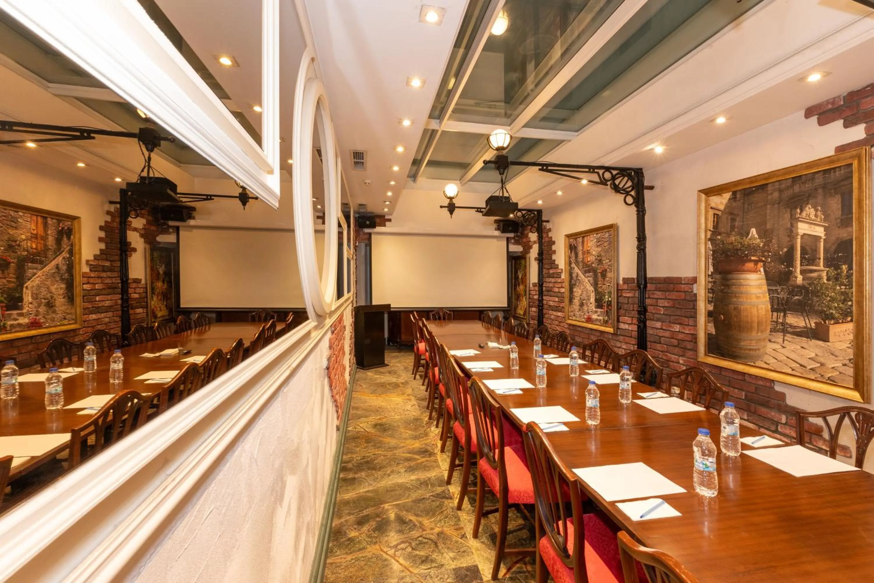 Meeting/conference room in Pera Tulip Hotel & Spa