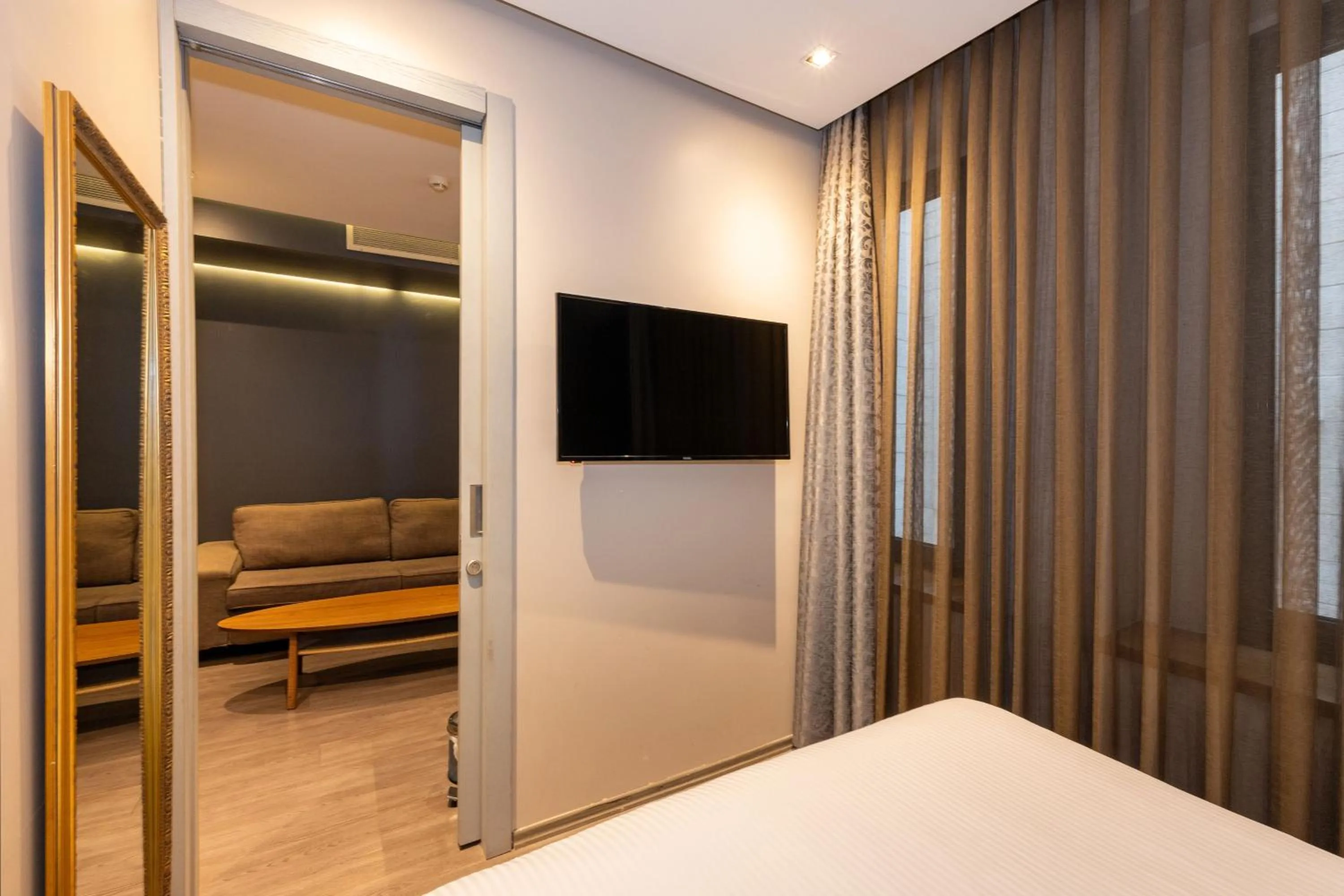 TV and multimedia, Bed in Pera Tulip Hotel & Spa