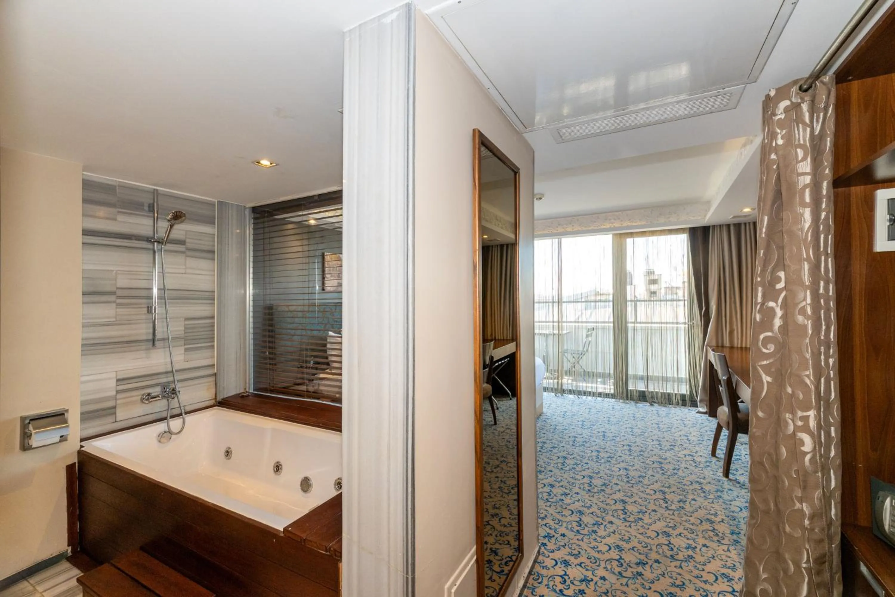 Photo of the whole room, Bed in Pera Tulip Hotel & Spa