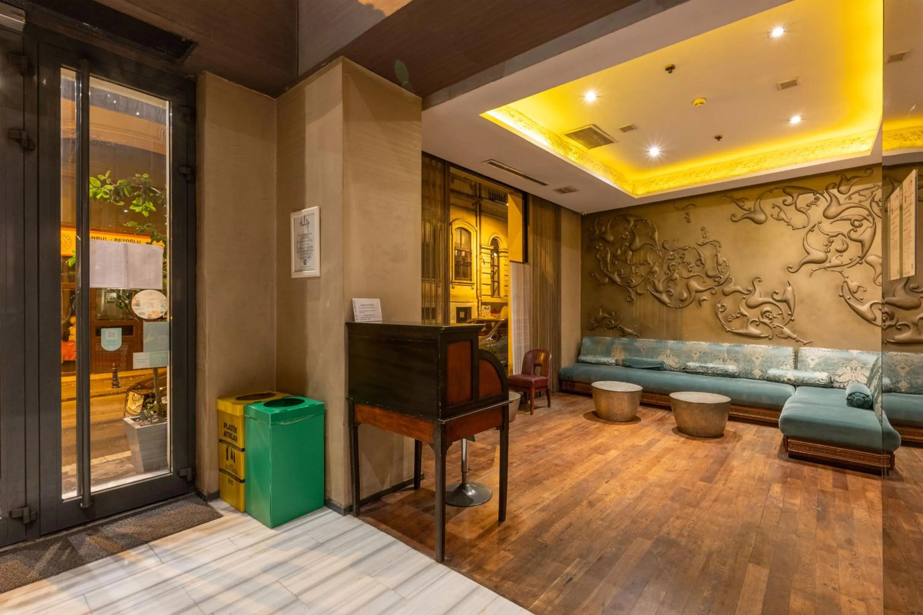 Seating area in Pera Tulip Hotel & Spa