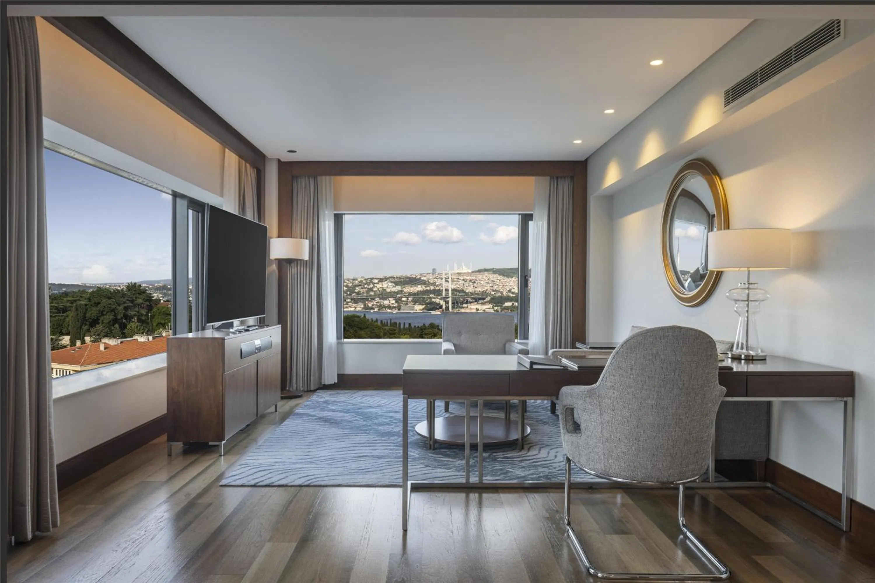 Bedroom in Conrad Istanbul Bosphorus