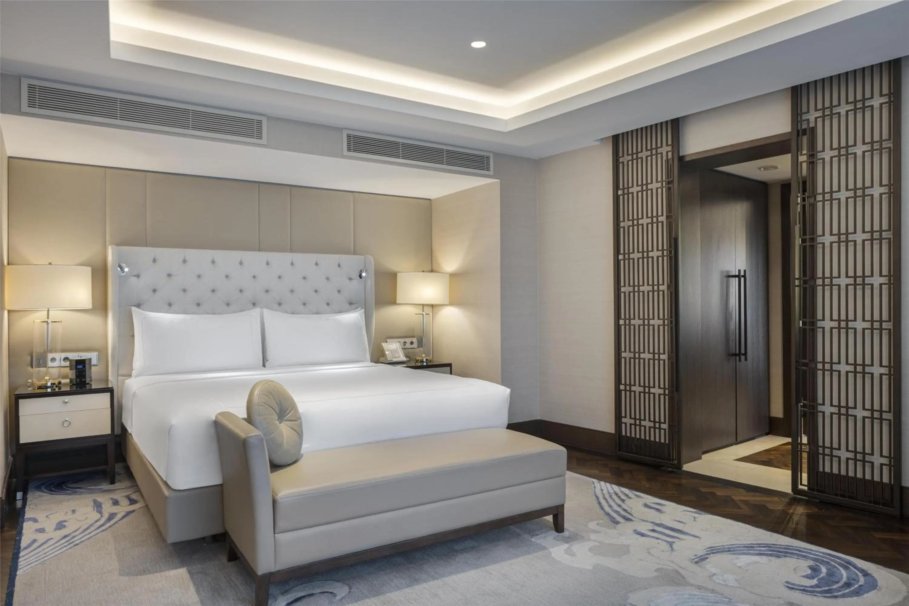 Bed in Conrad Istanbul Bosphorus