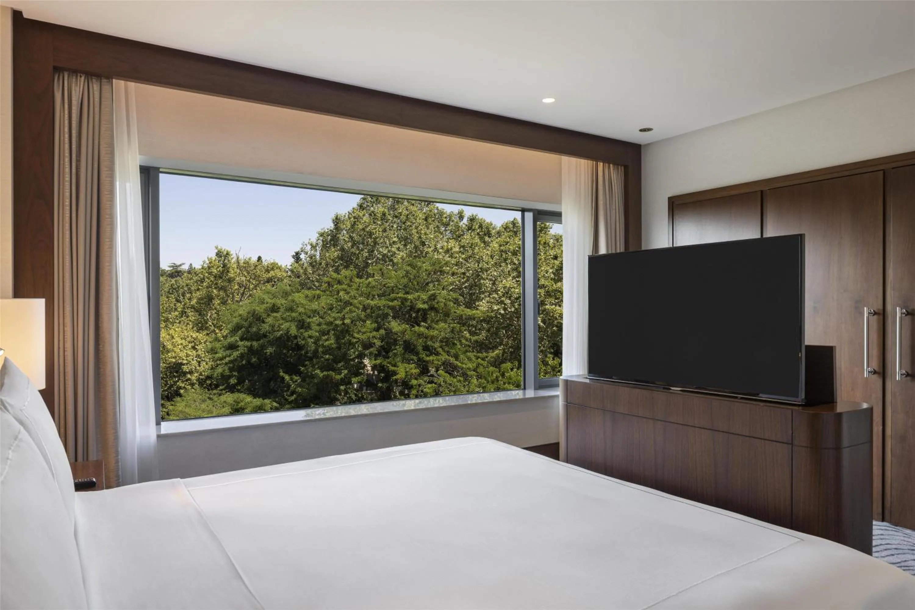 Bed in Conrad Istanbul Bosphorus