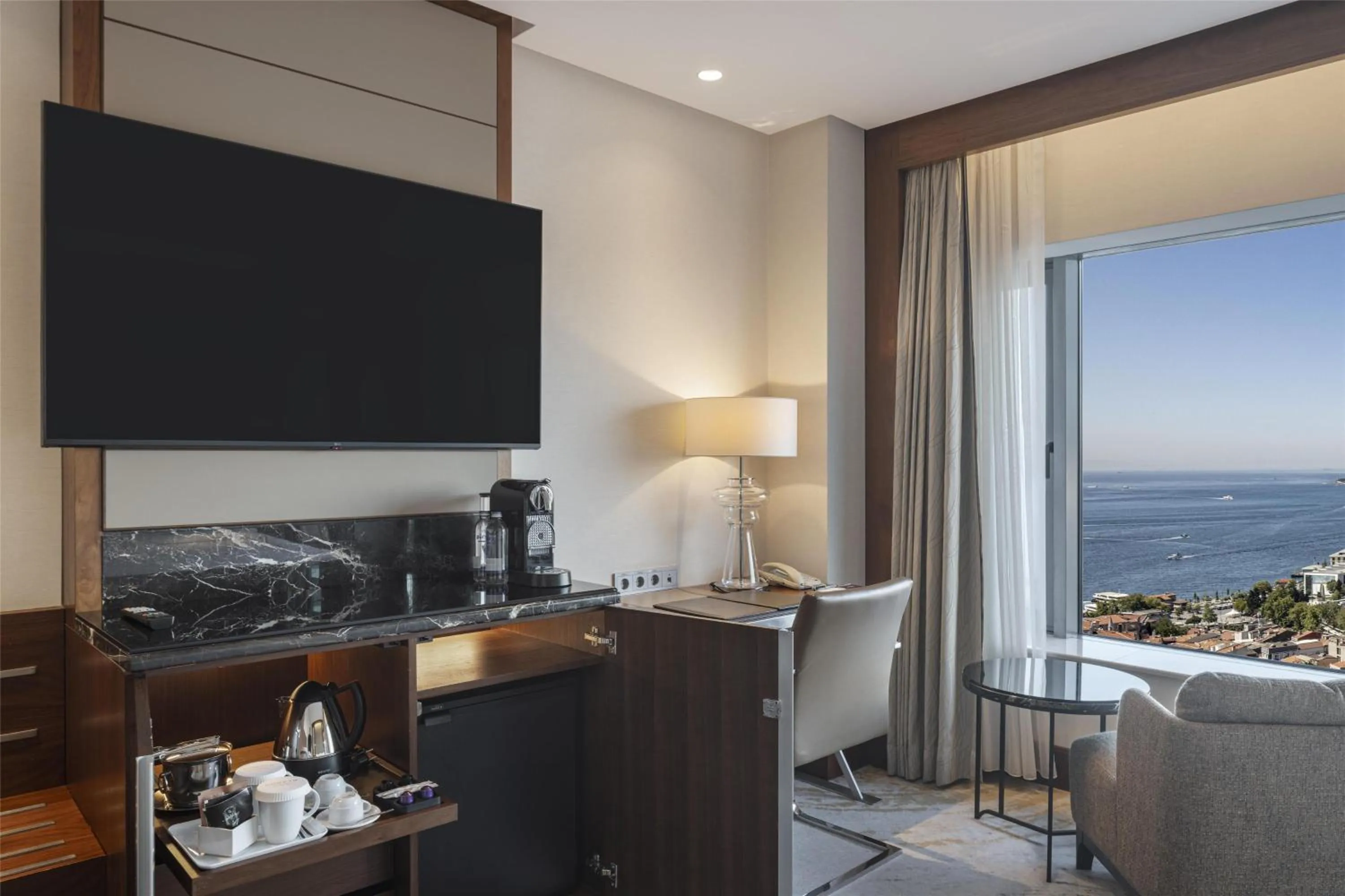 Bedroom in Conrad Istanbul Bosphorus