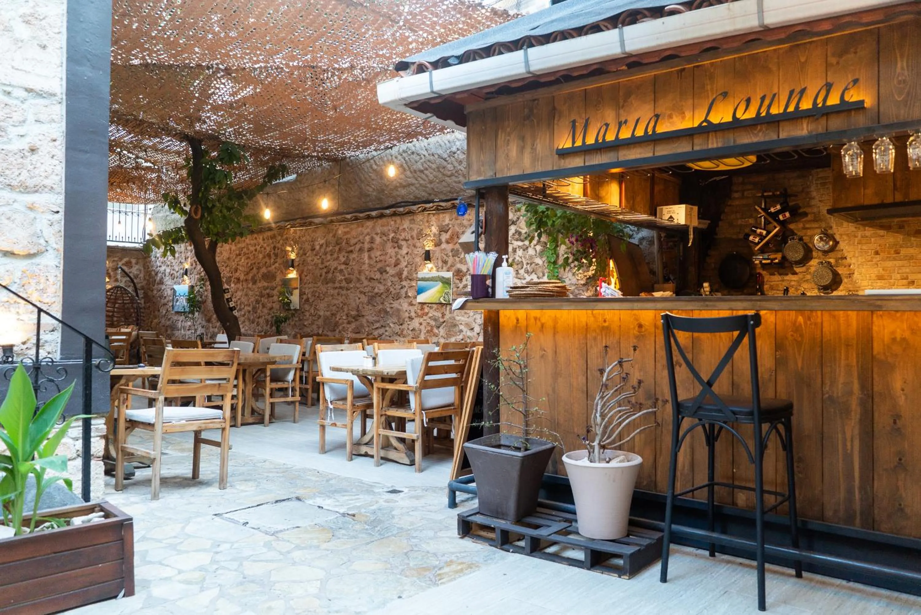 Restaurant/places to eat in Casa Maria Hotel