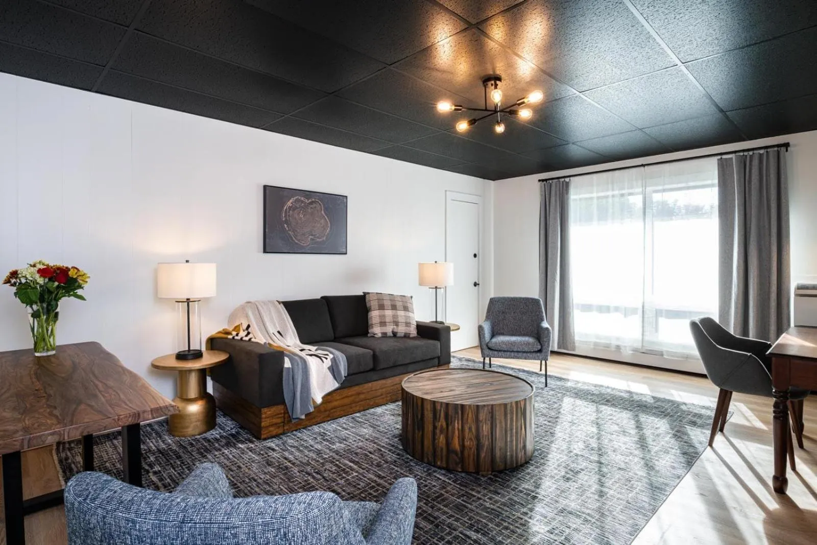 Living room in Shaheen's Adirondack Inn