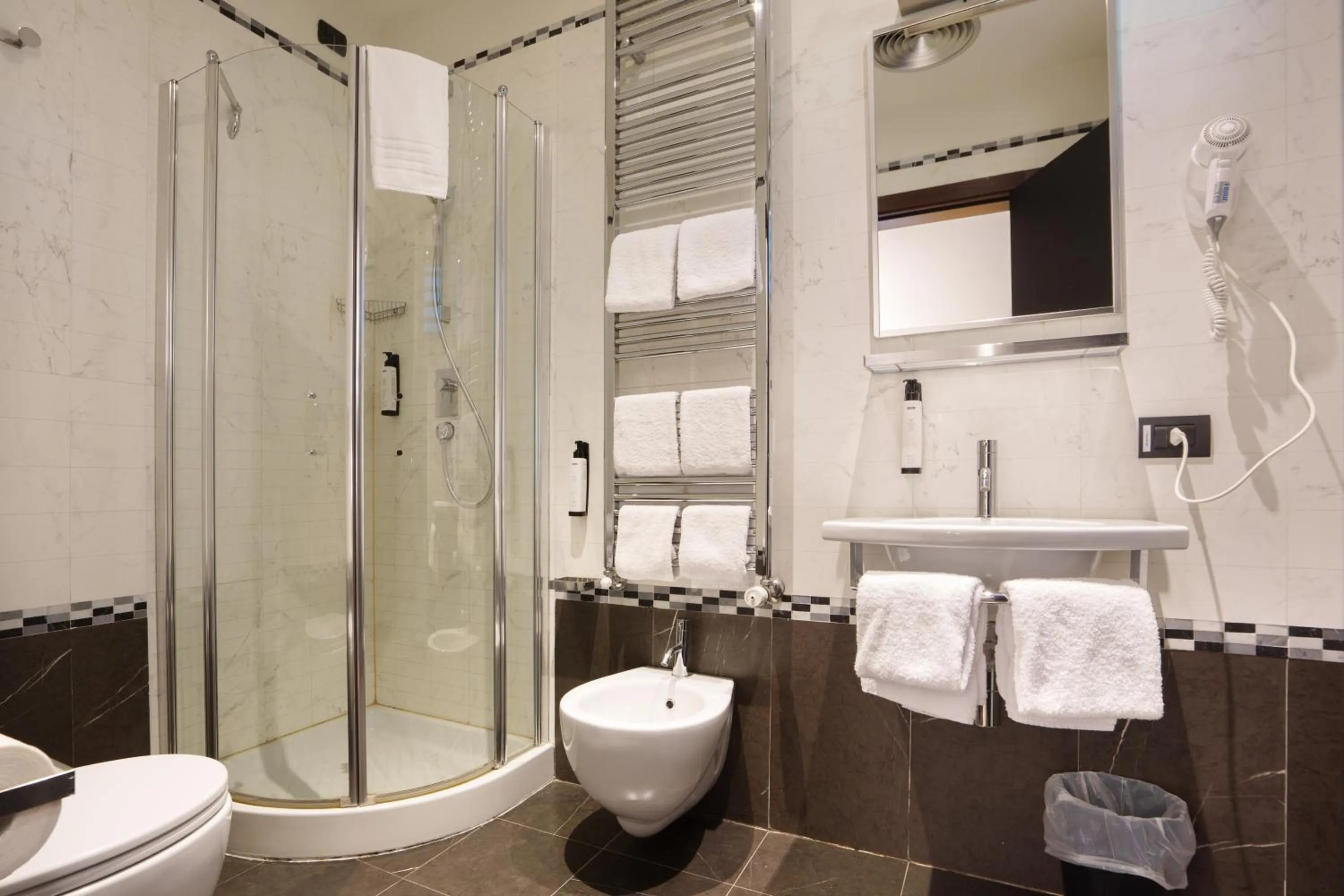 Shower in JOIVY Together Florence Urban Resort