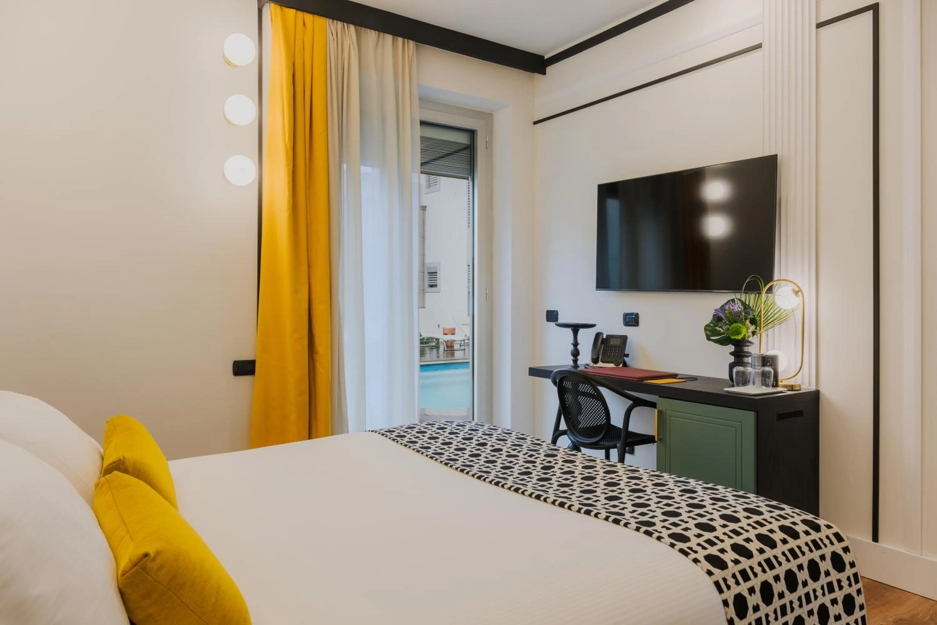 TV and multimedia, Bed in JOIVY Together Florence Urban Resort