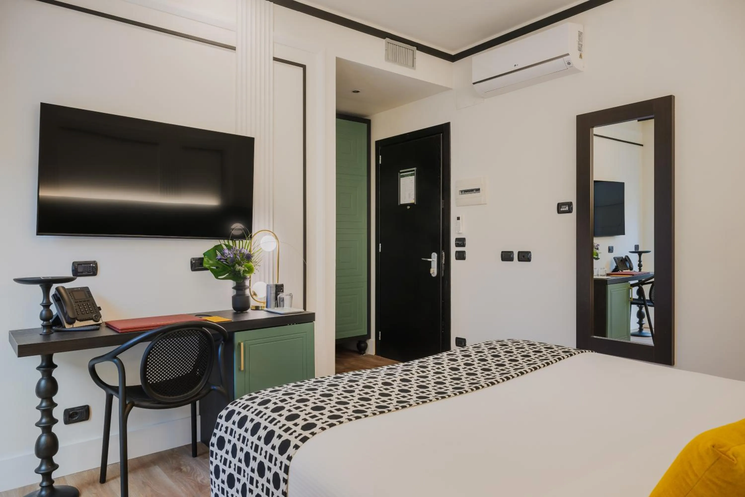 TV and multimedia, Bed in JOIVY Together Florence Urban Resort