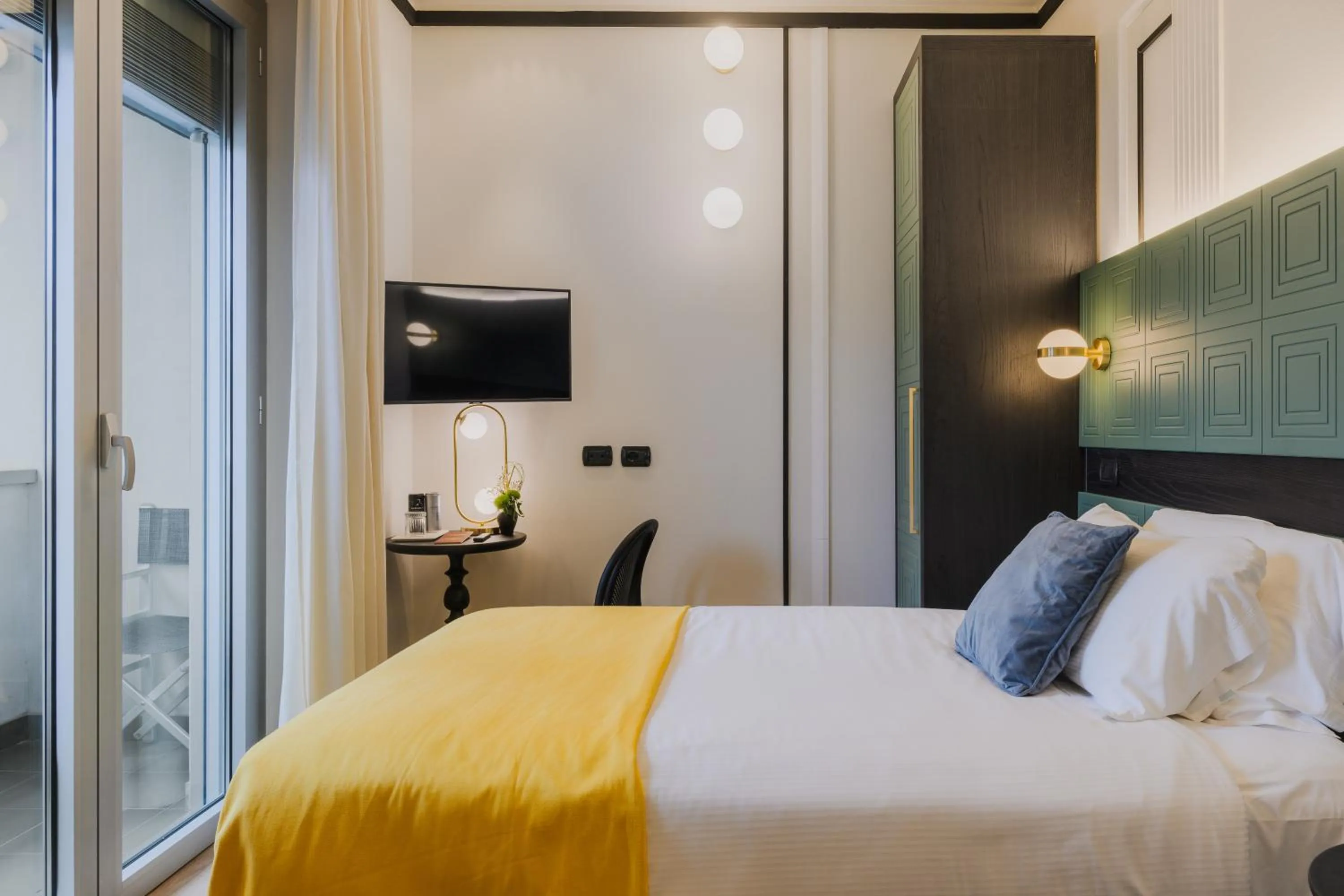 Bed in JOIVY Together Florence Urban Resort