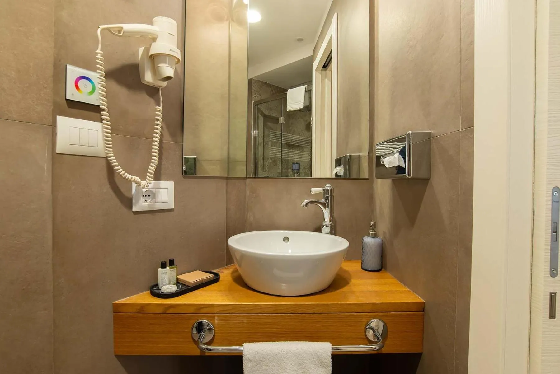 Bathroom in Hotel Elite