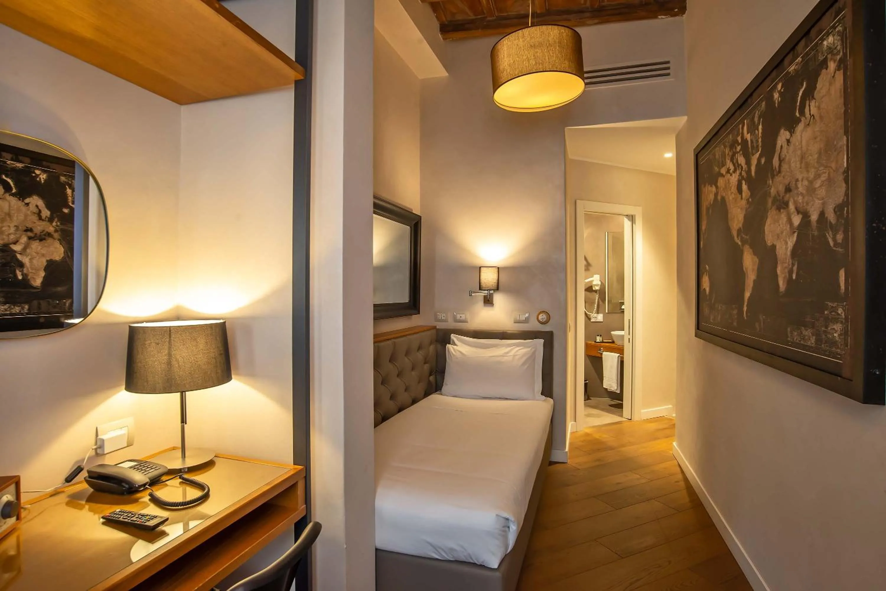 Photo of the whole room, Bed in Hotel Elite