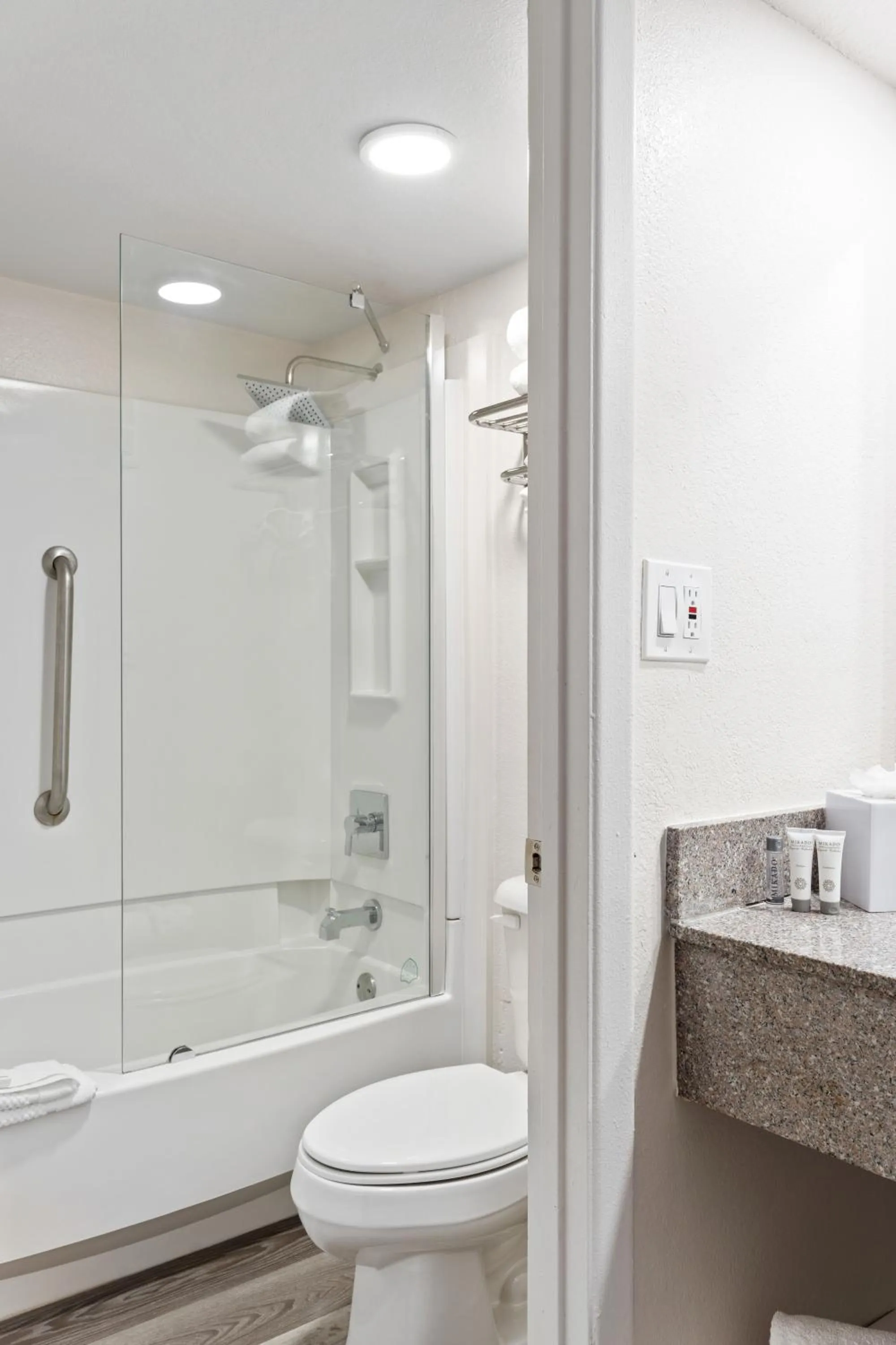 Bathroom in Baymont by Wyndham Orlando Lake Buena Vista South