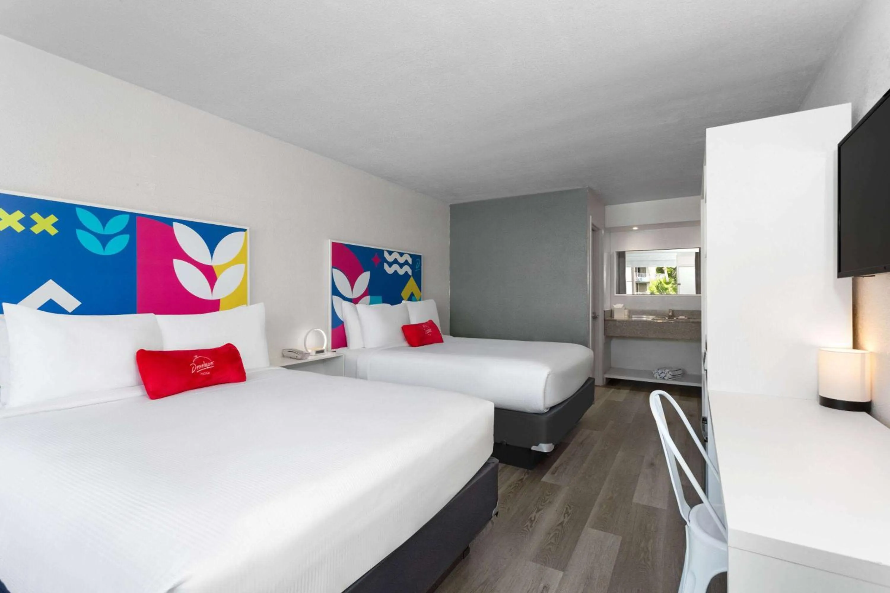 Photo of the whole room, Bed in Baymont by Wyndham Orlando Lake Buena Vista South