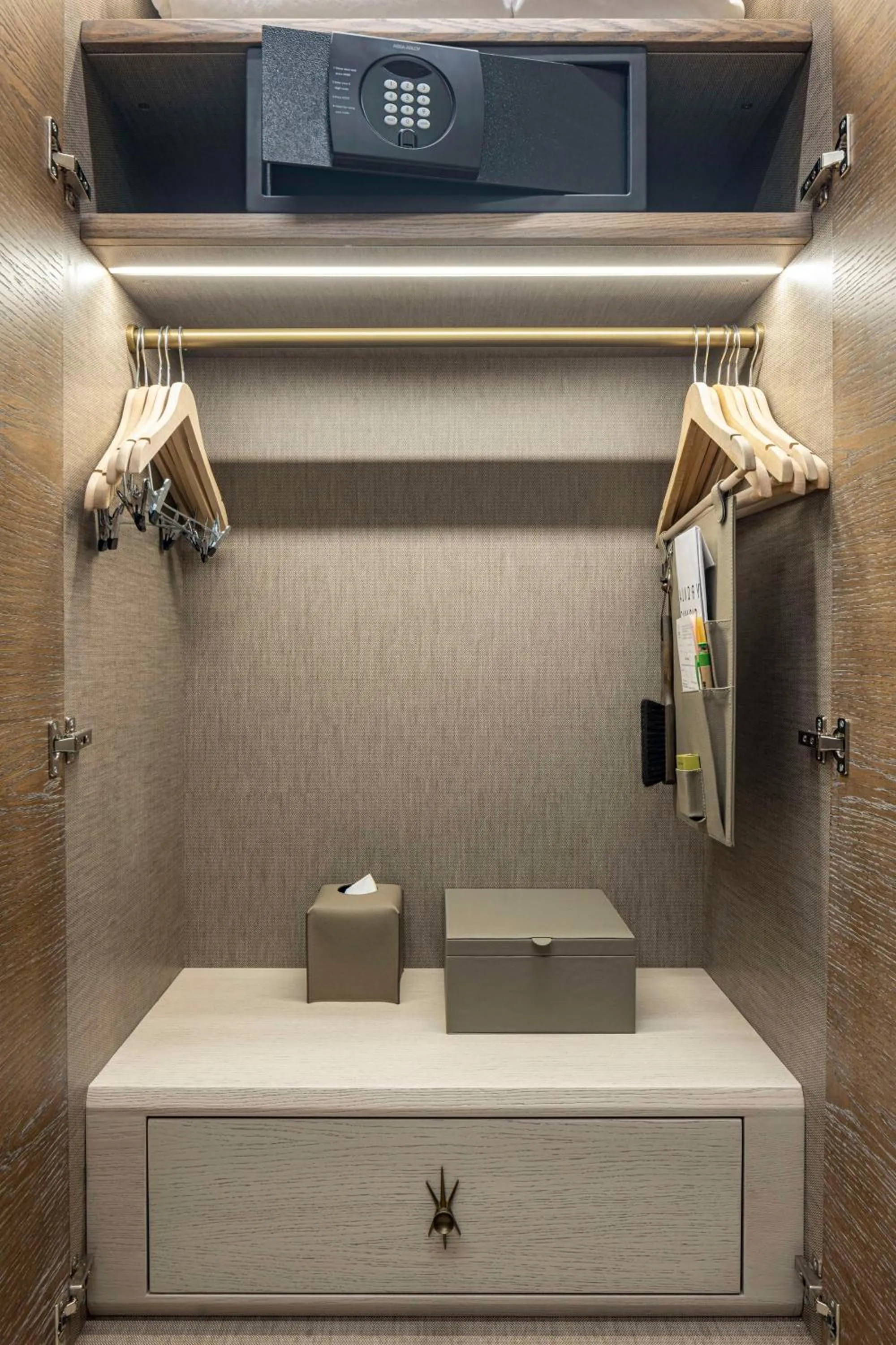 Photo of the whole room in Hilton Istanbul Bosphorus