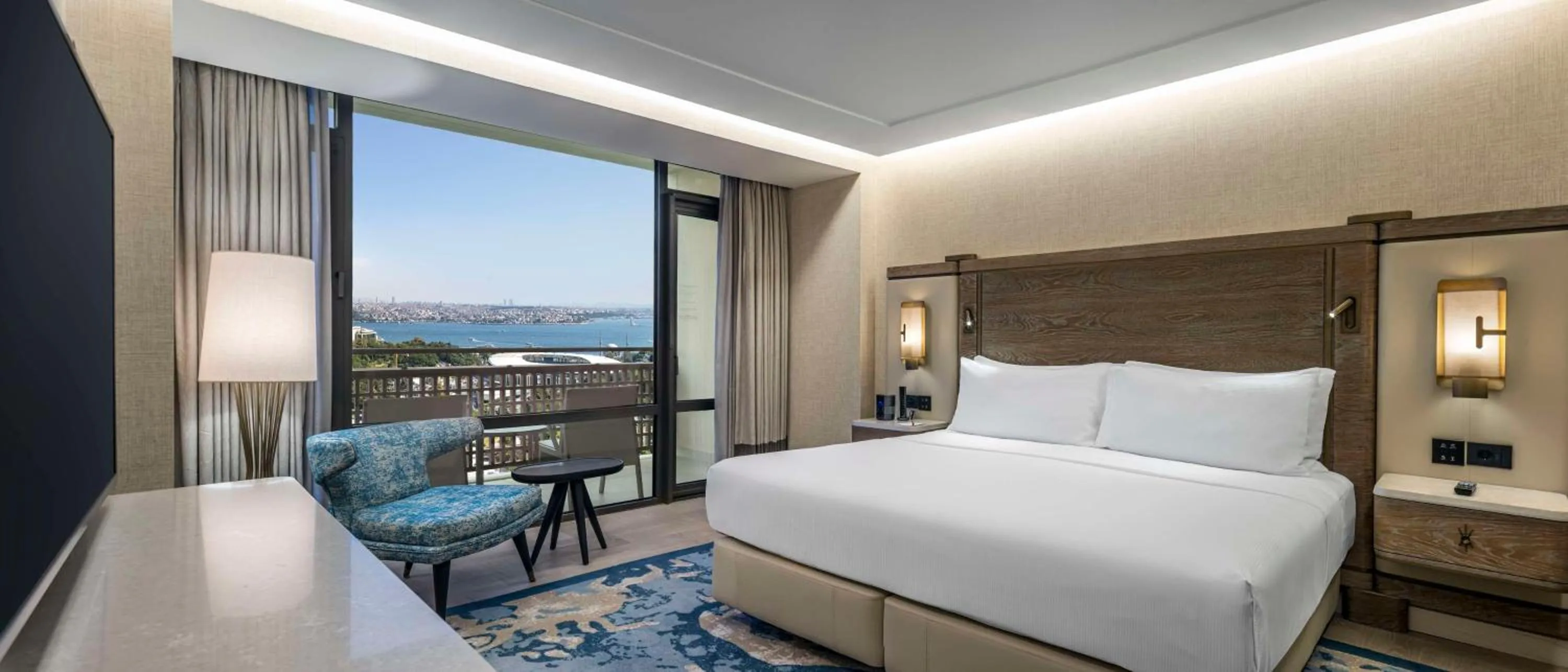 Bed in Hilton Istanbul Bosphorus