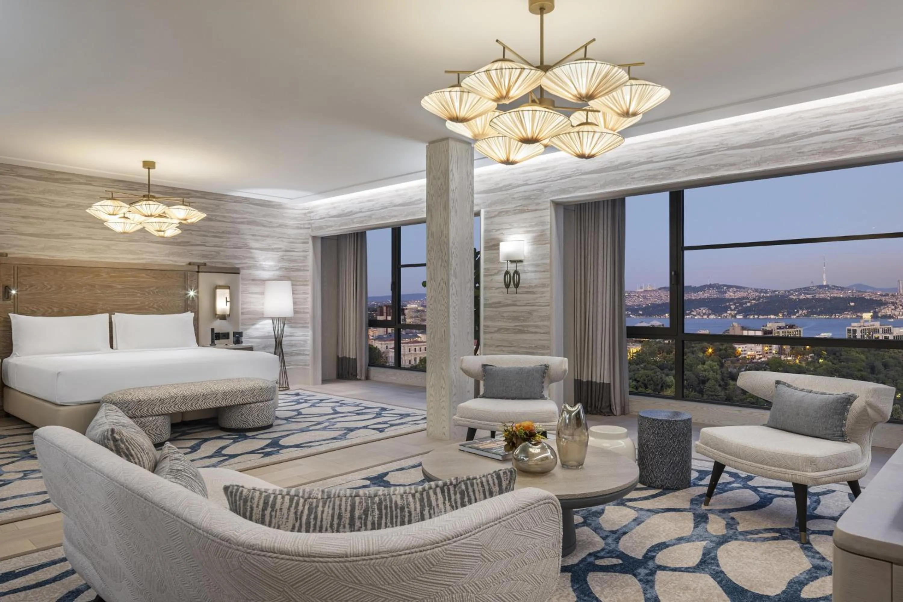 Living room, Bed in Hilton Istanbul Bosphorus