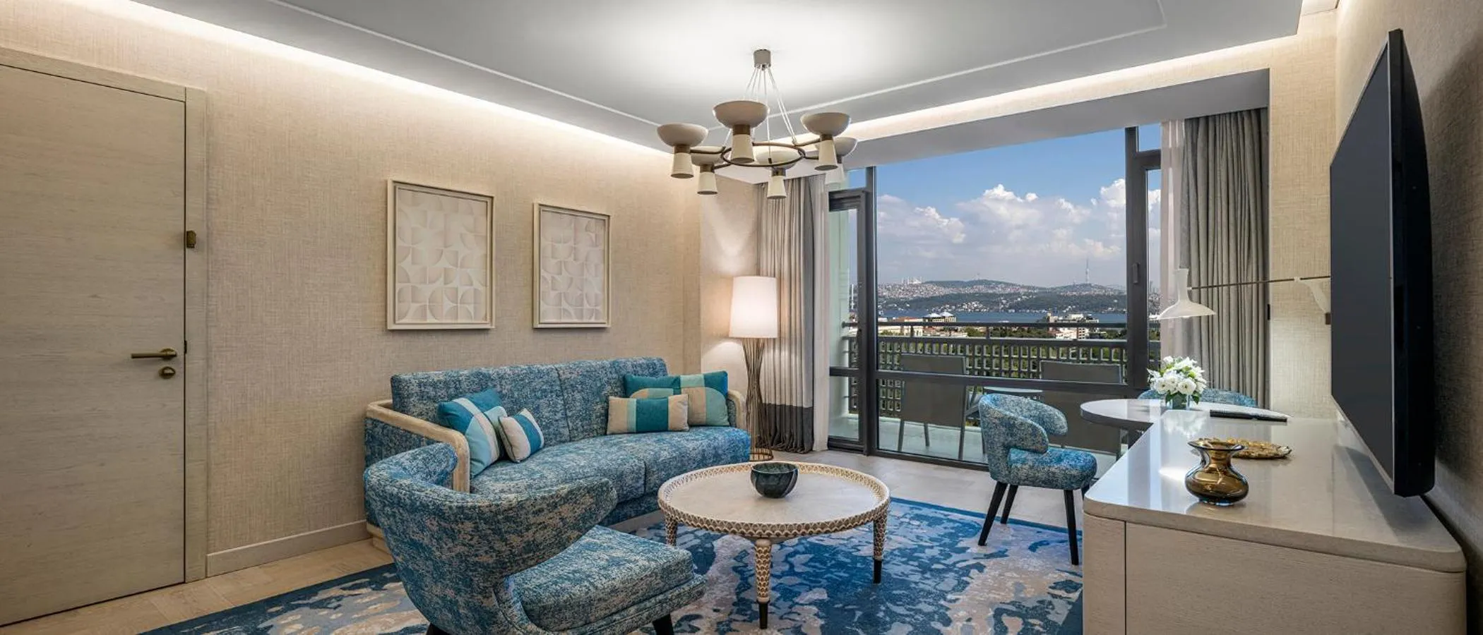 Living room in Hilton Istanbul Bosphorus