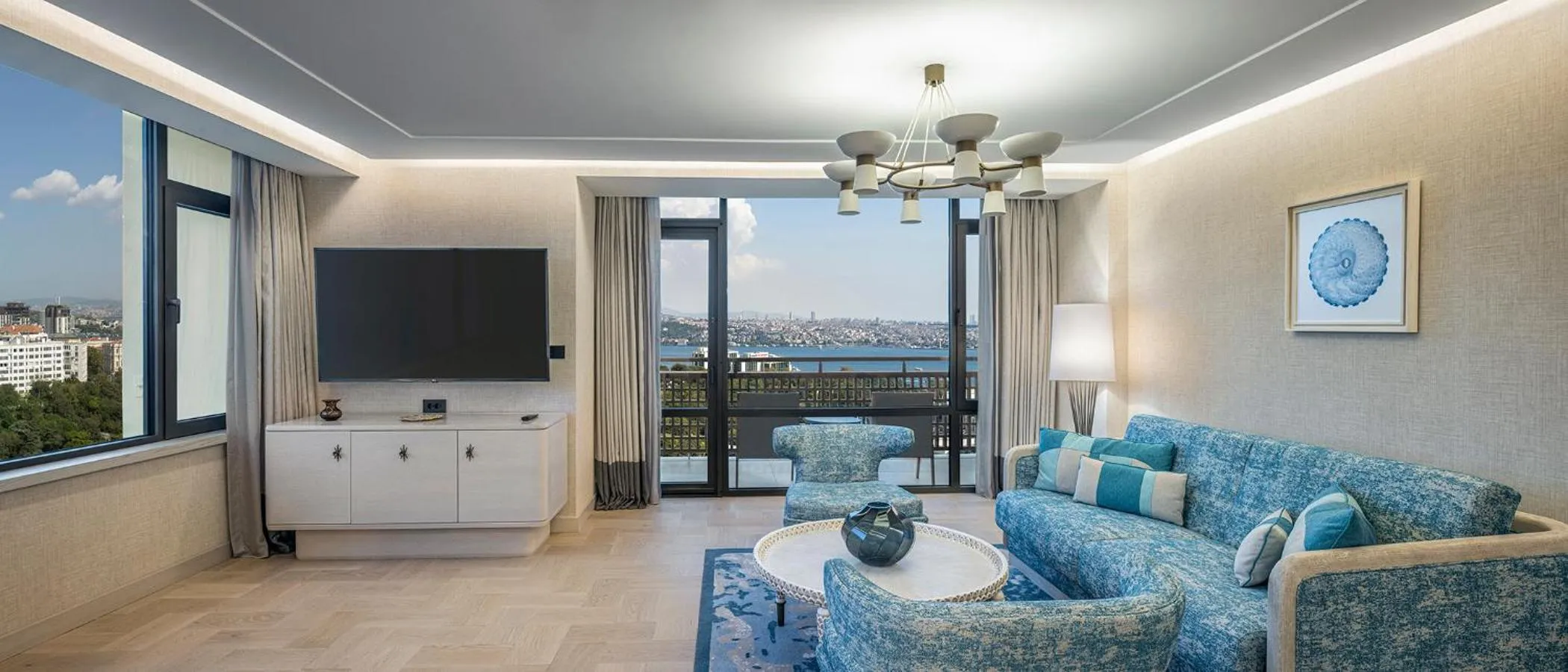 Living room in Hilton Istanbul Bosphorus