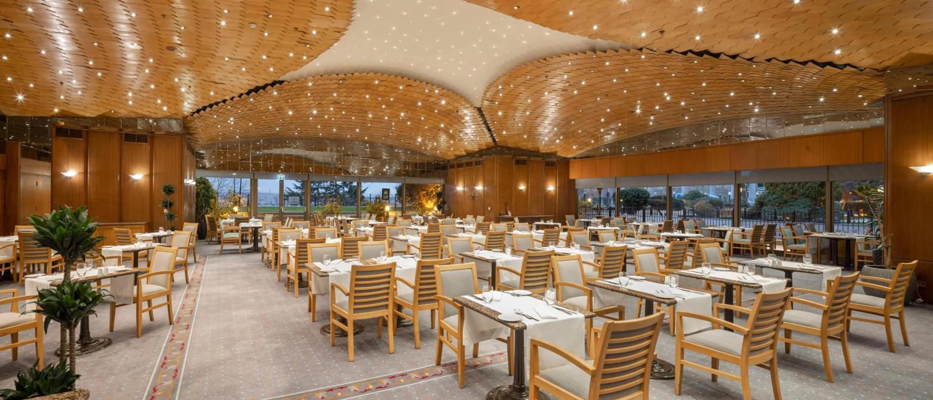 Restaurant/places to eat in Hilton Istanbul Bosphorus