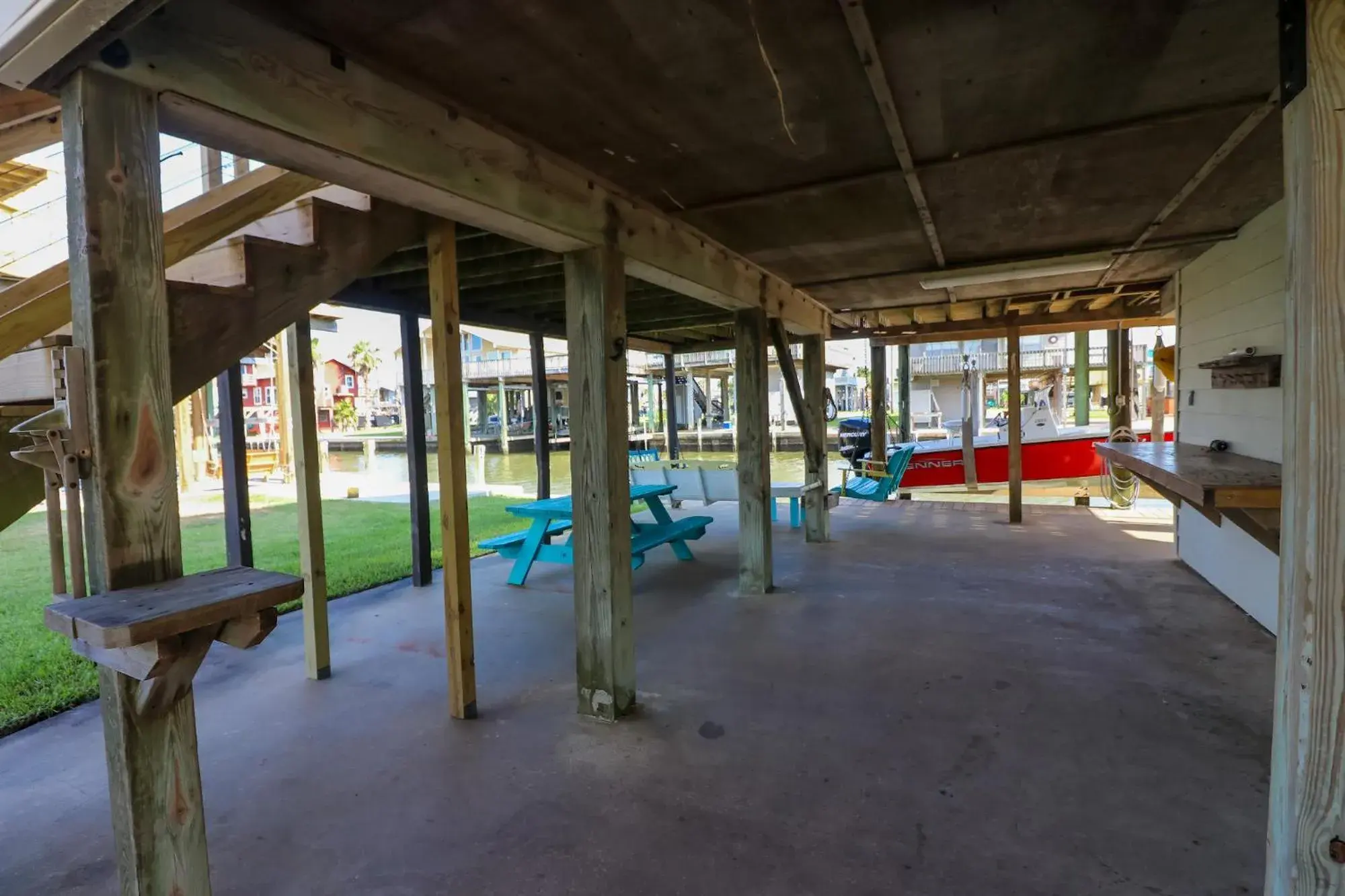 Come Stay - and Sail Away - at this Lovely Canal Home Come Stay - and Sail Away - at this Lovely Canal Home