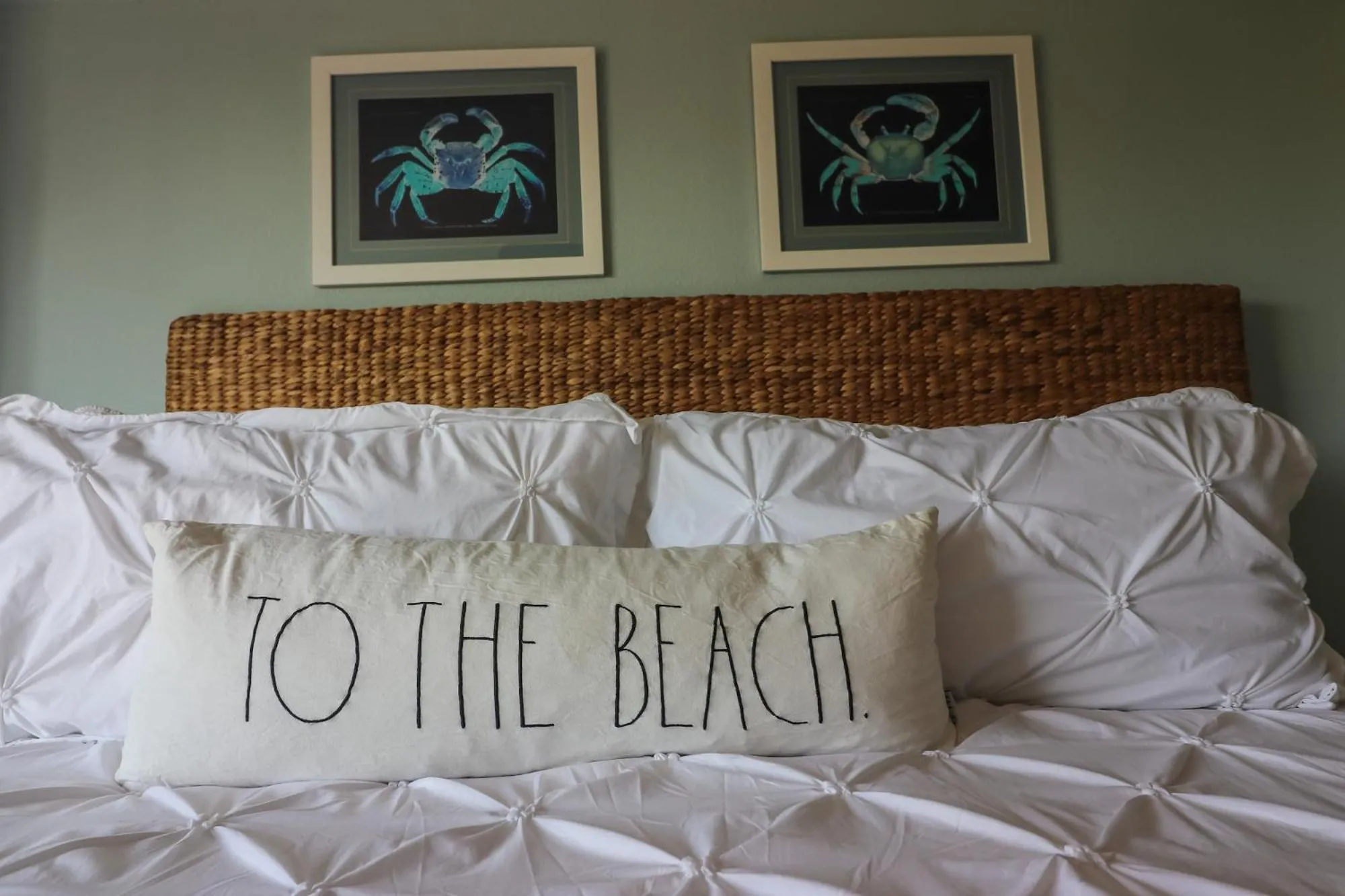 Bed in Come Stay - and Sail Away - at this Lovely Canal Home