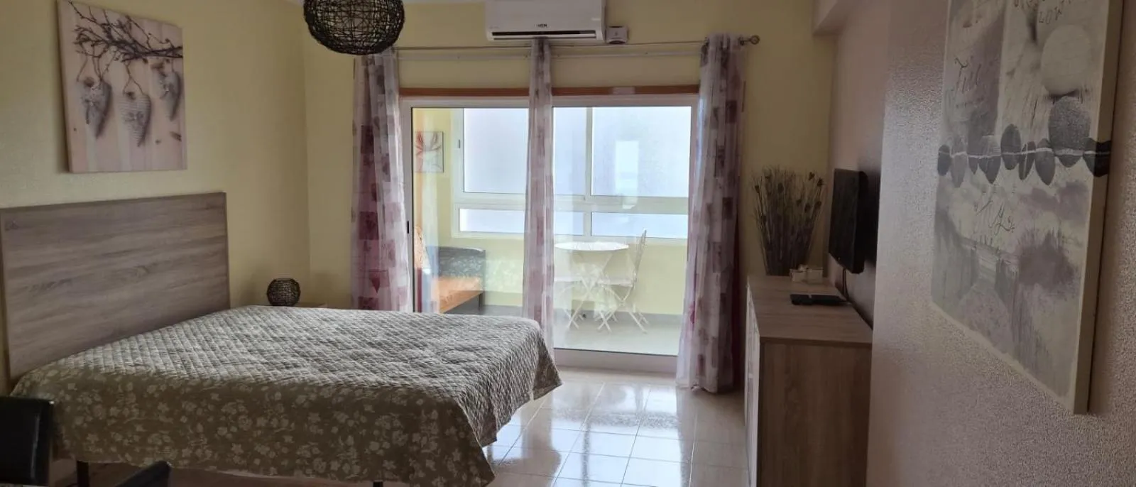 Bedroom, Bed in Apartamentos Vista Mar