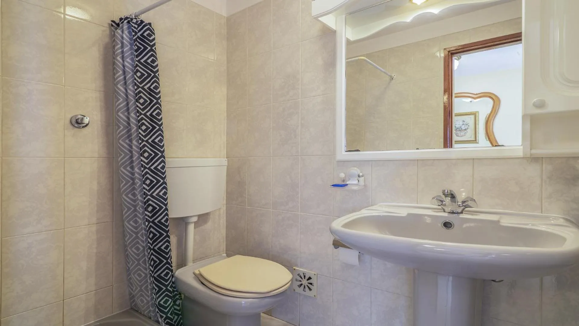 Bathroom in Apartamentos Vista Mar