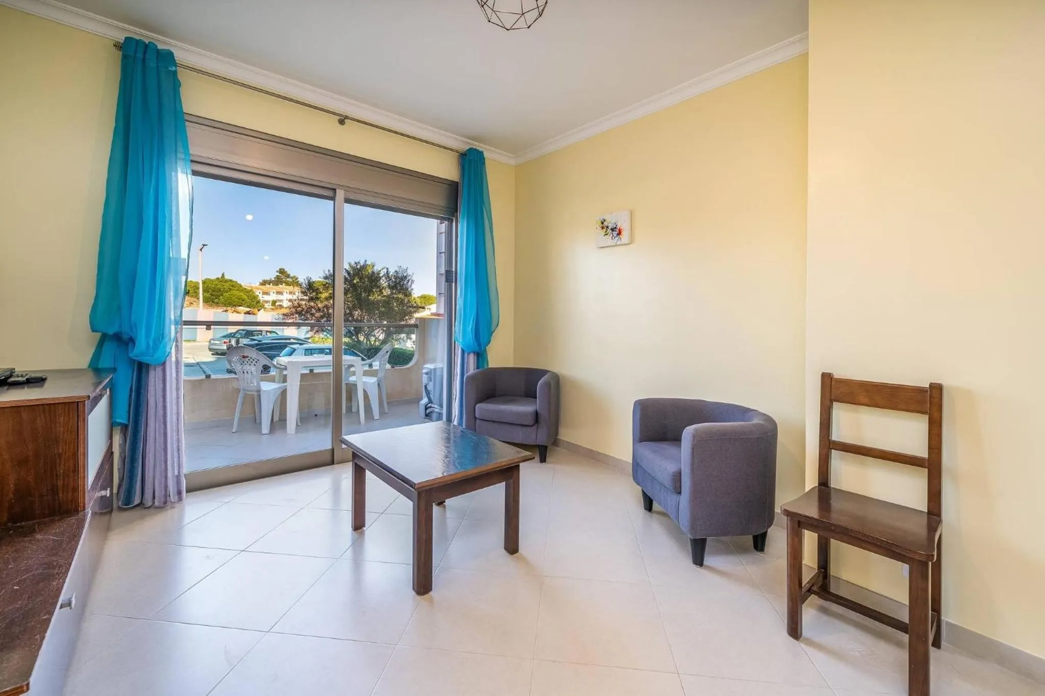 Communal lounge/ TV room in Apartamentos Vista Mar